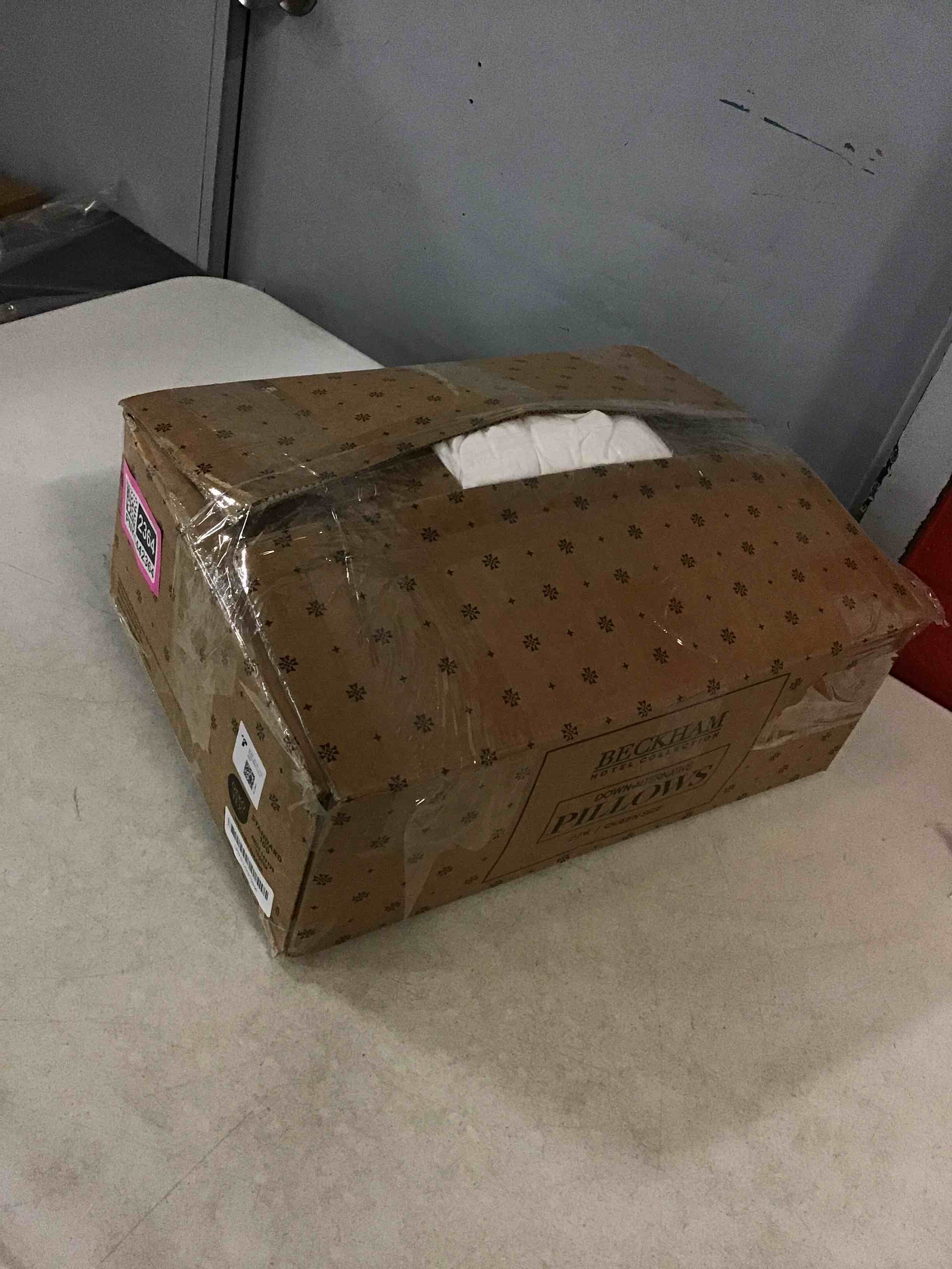 https://s3.amazonaws.com/lotting-images-prod/bidfta/PNK1442364_1742389091128.jpeg