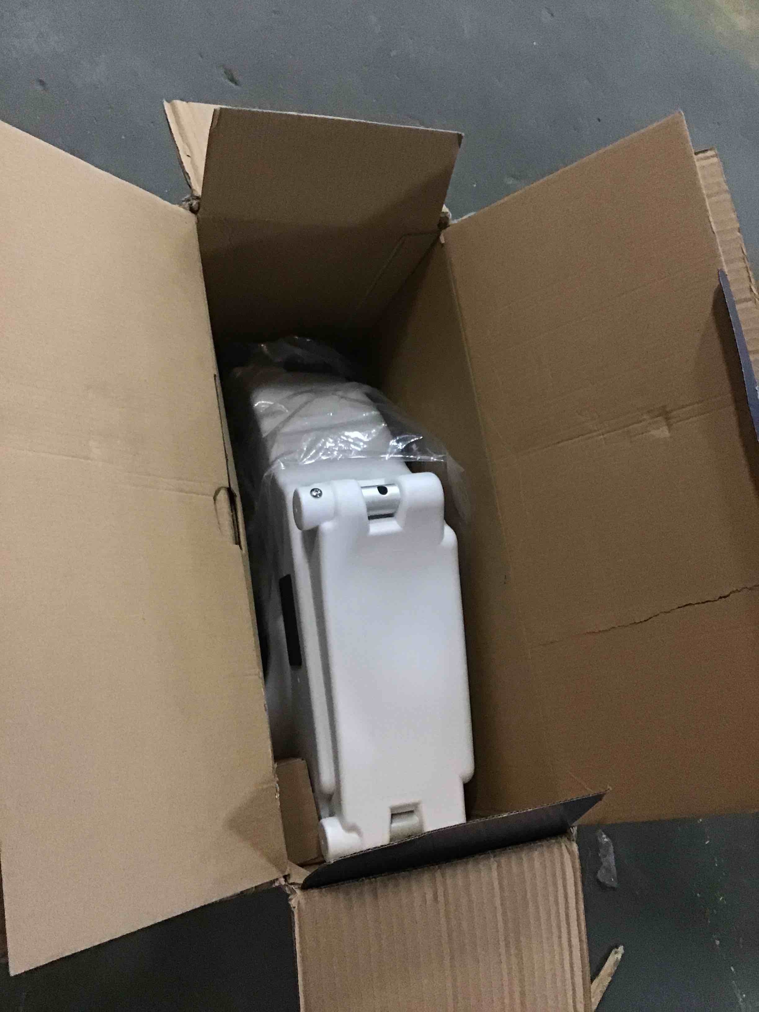 https://s3.amazonaws.com/lotting-images-prod/bidfta/PNK1442385_1742494692357.jpeg