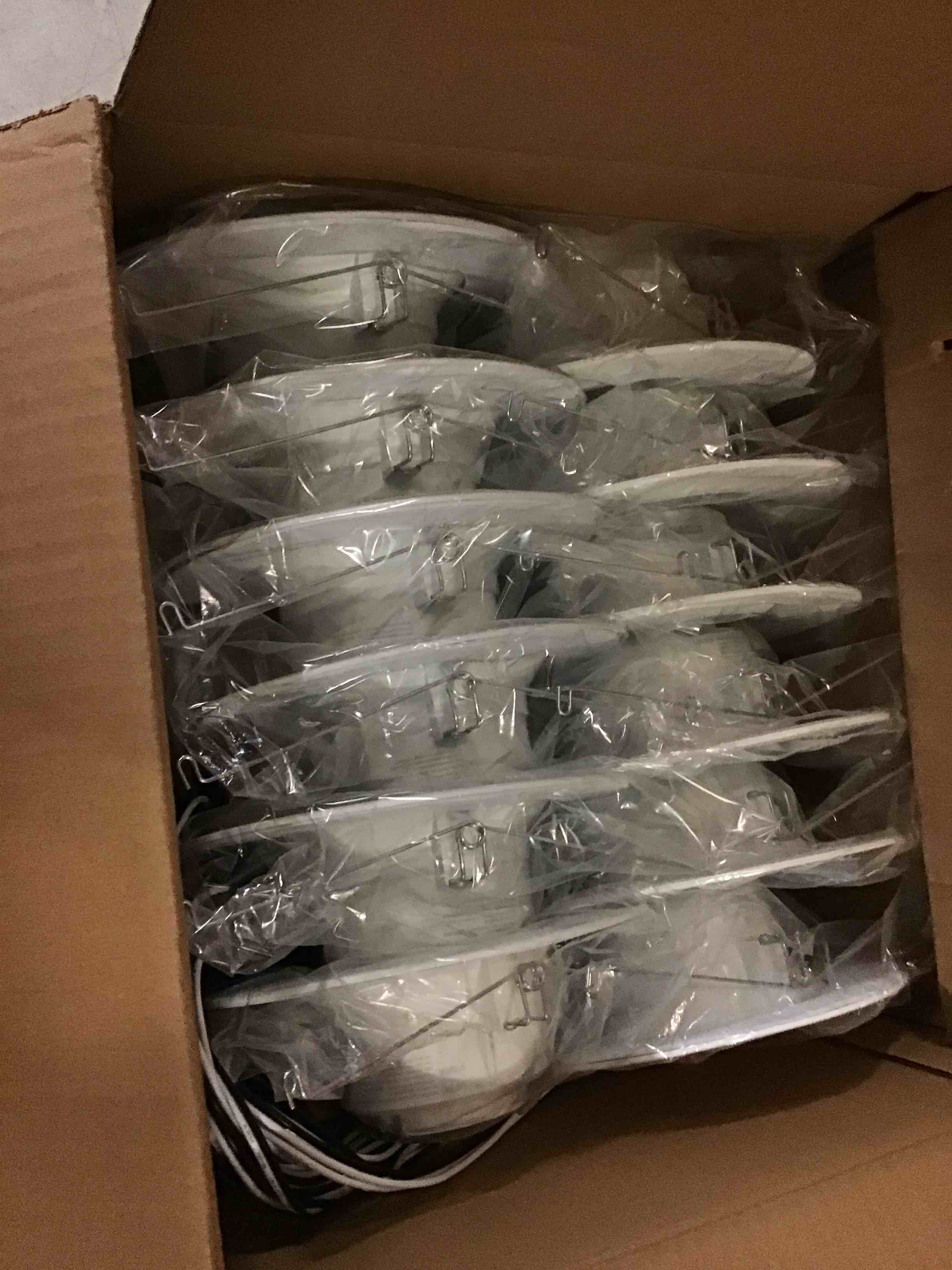 https://s3.amazonaws.com/lotting-images-prod/bidfta/PNK1443939_1750937443334.jpeg