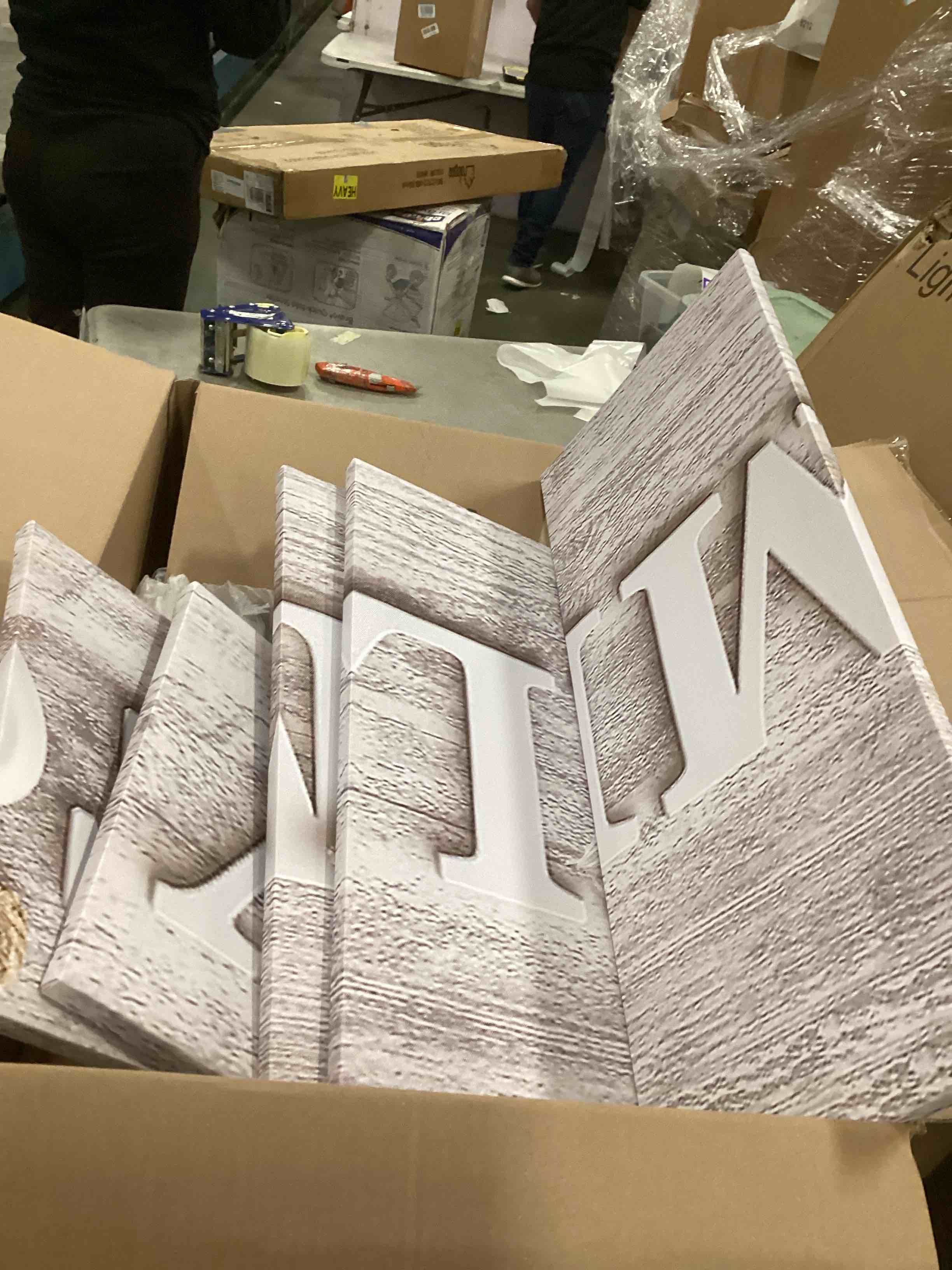https://s3.amazonaws.com/lotting-images-prod/bidfta/PNK1444018_1734701923691.jpeg