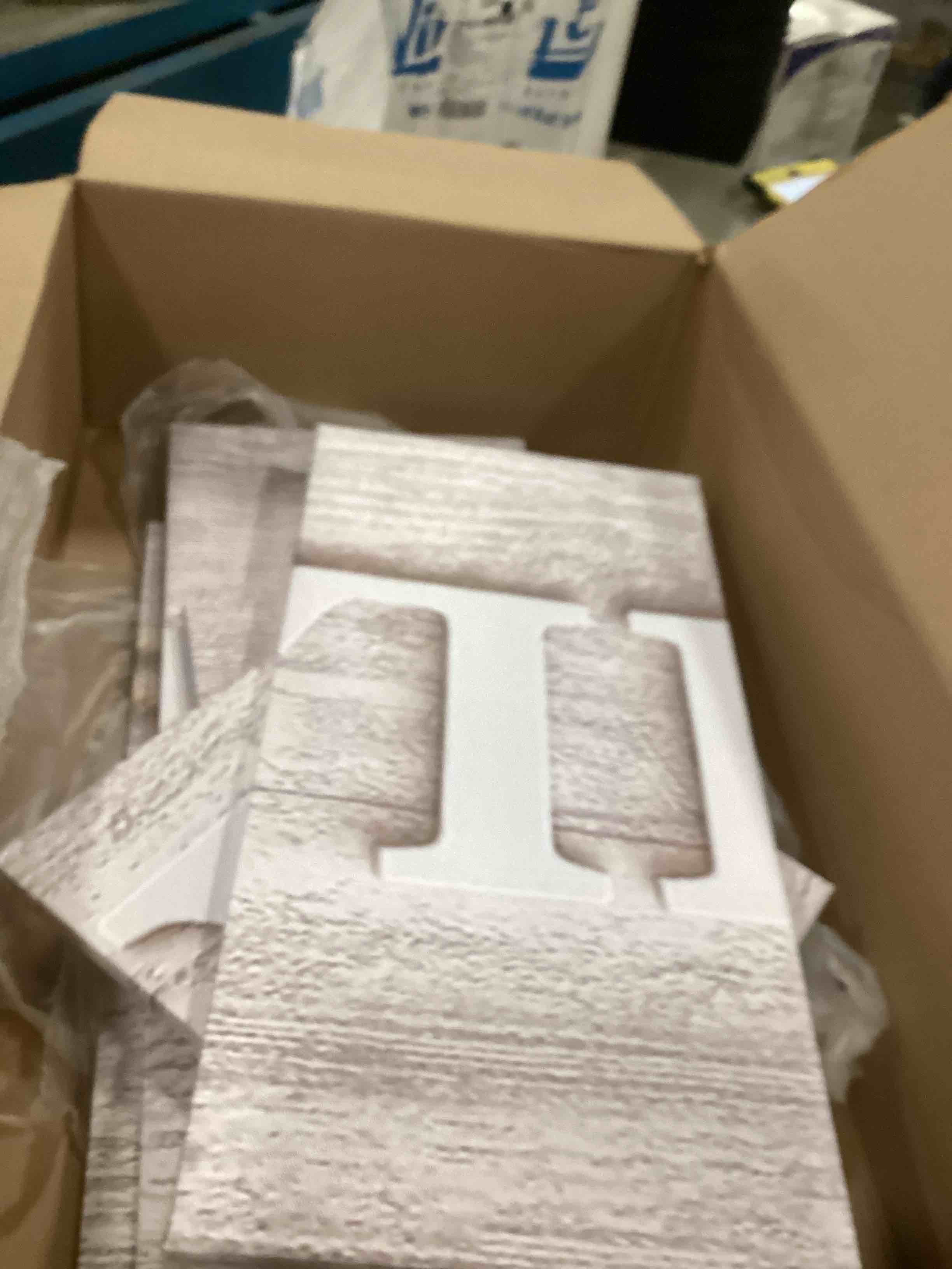 https://s3.amazonaws.com/lotting-images-prod/bidfta/PNK1444018_1734702076385.jpeg
