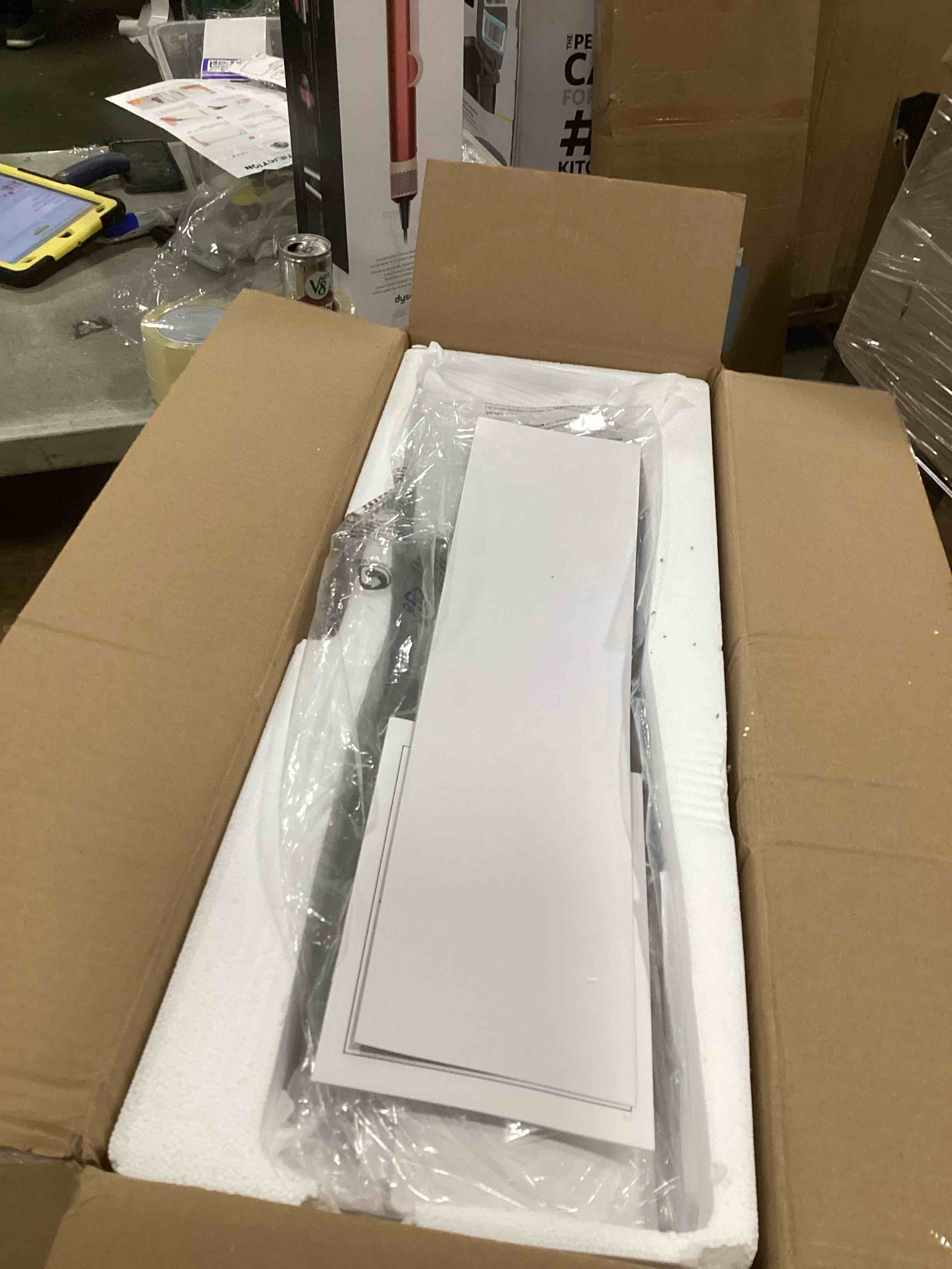https://s3.amazonaws.com/lotting-images-prod/bidfta/PNK1444117_1734722949592.jpeg