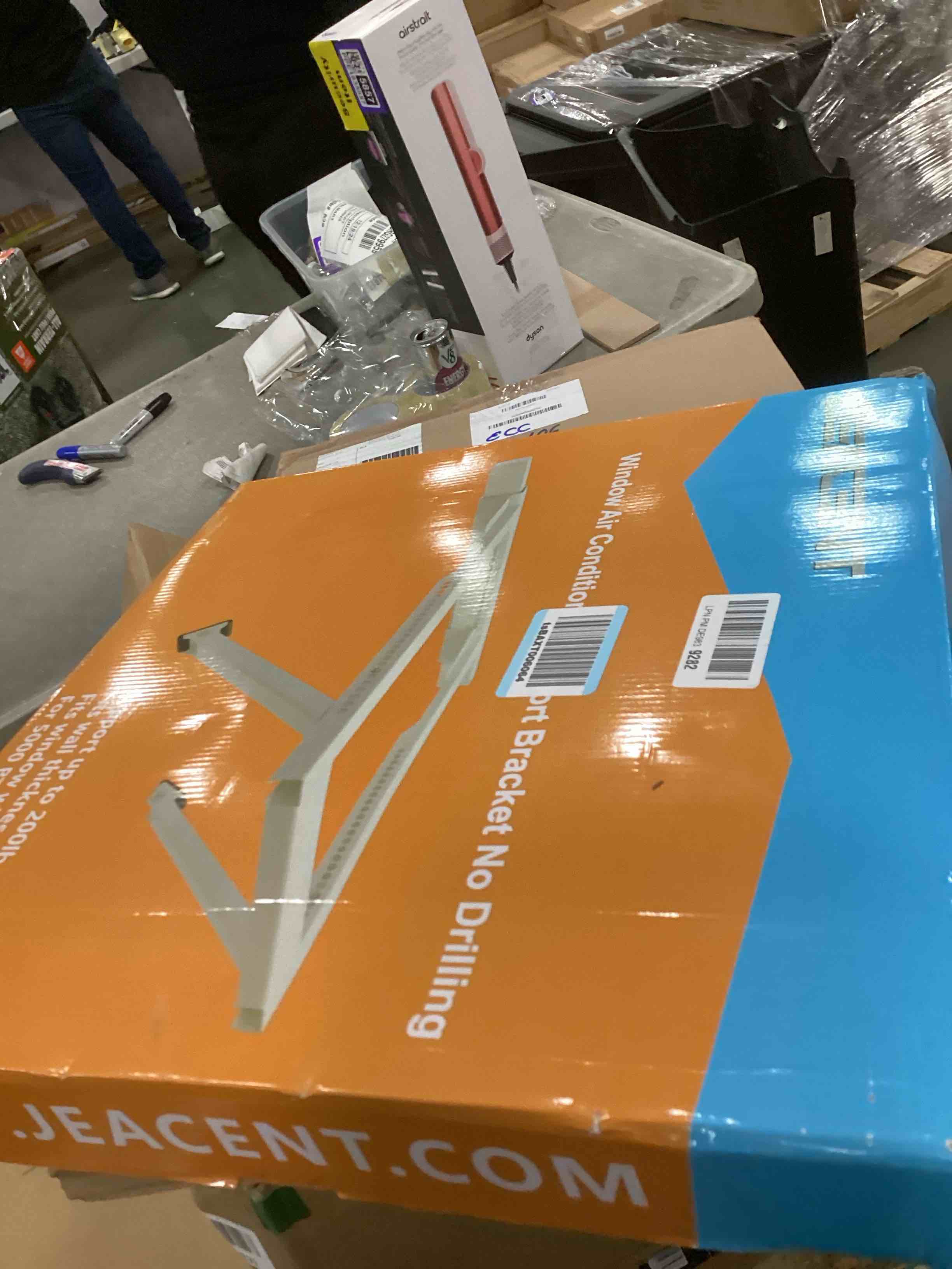 https://s3.amazonaws.com/lotting-images-prod/bidfta/PNK1444143_1734727108658.jpeg