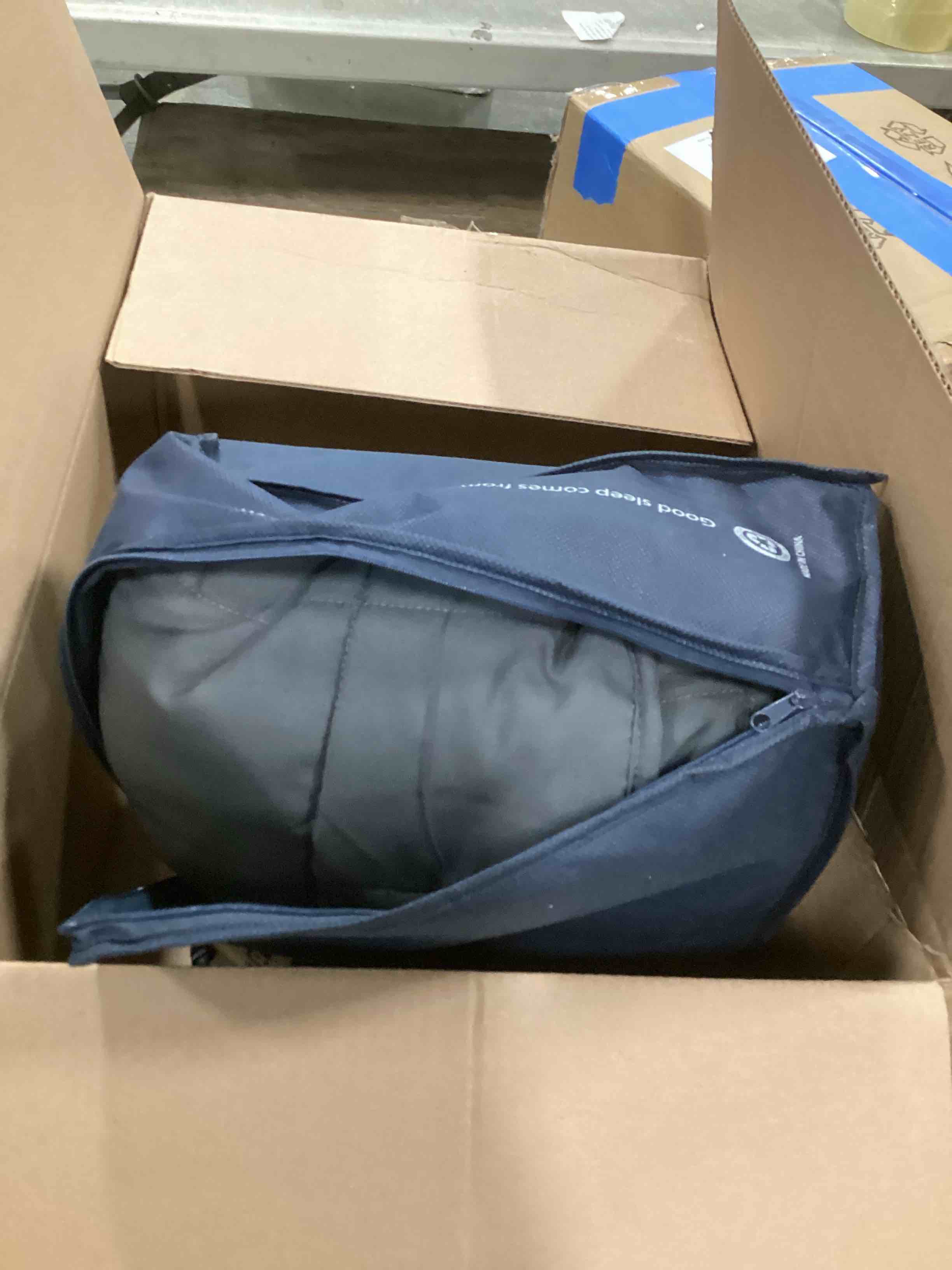 https://s3.amazonaws.com/lotting-images-prod/bidfta/PNK1444150_1734727923986.jpeg