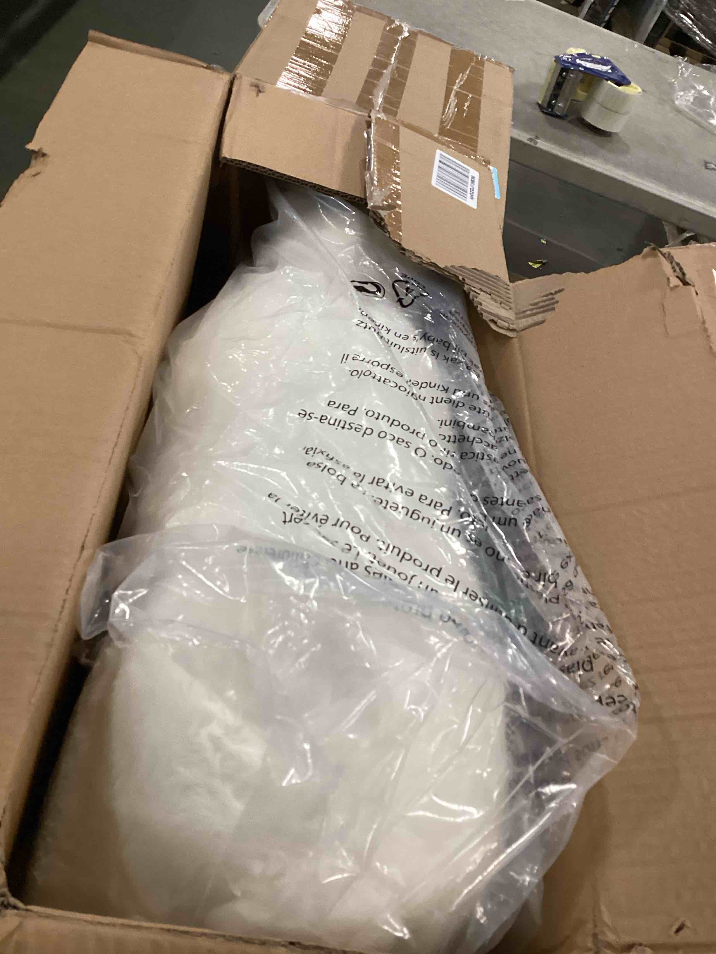 https://s3.amazonaws.com/lotting-images-prod/bidfta/PNK1444173_1734956988914.jpeg