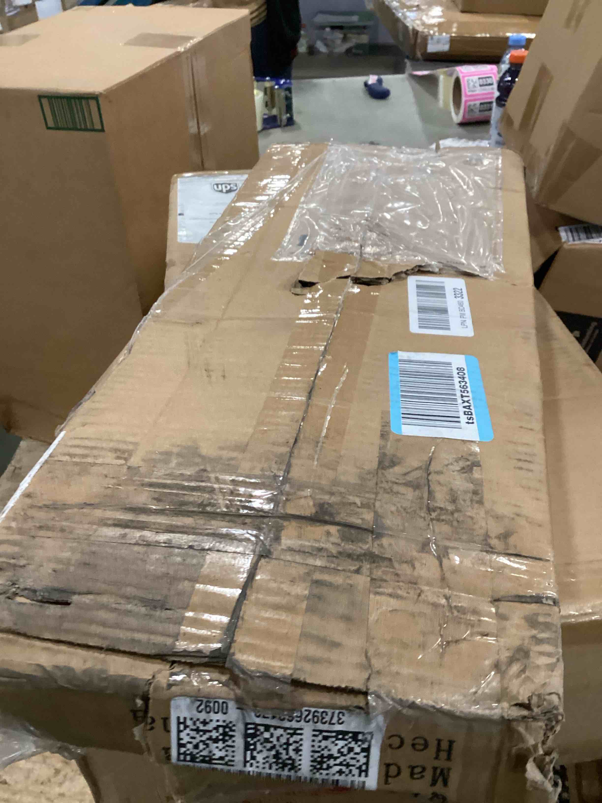https://s3.amazonaws.com/lotting-images-prod/bidfta/PNK1444256_1734969019795.jpeg