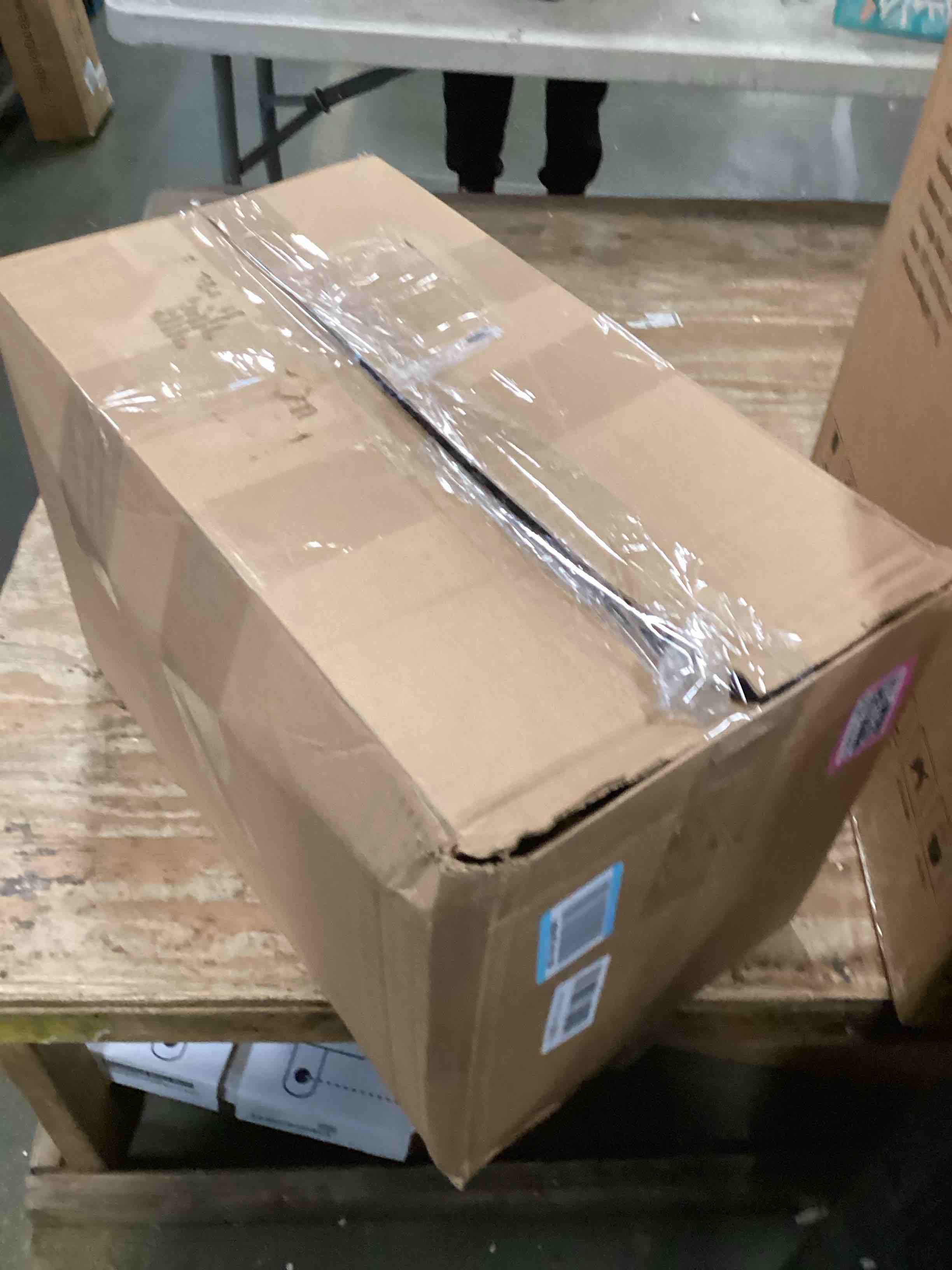 https://s3.amazonaws.com/lotting-images-prod/bidfta/PNK1444815_1735227974666.jpeg
