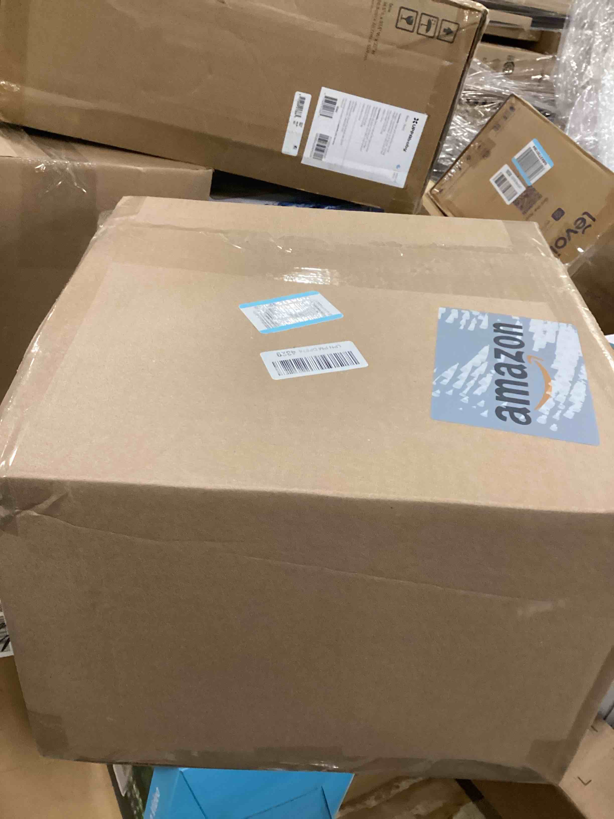 https://s3.amazonaws.com/lotting-images-prod/bidfta/PNK1445123_1735565746365.jpeg