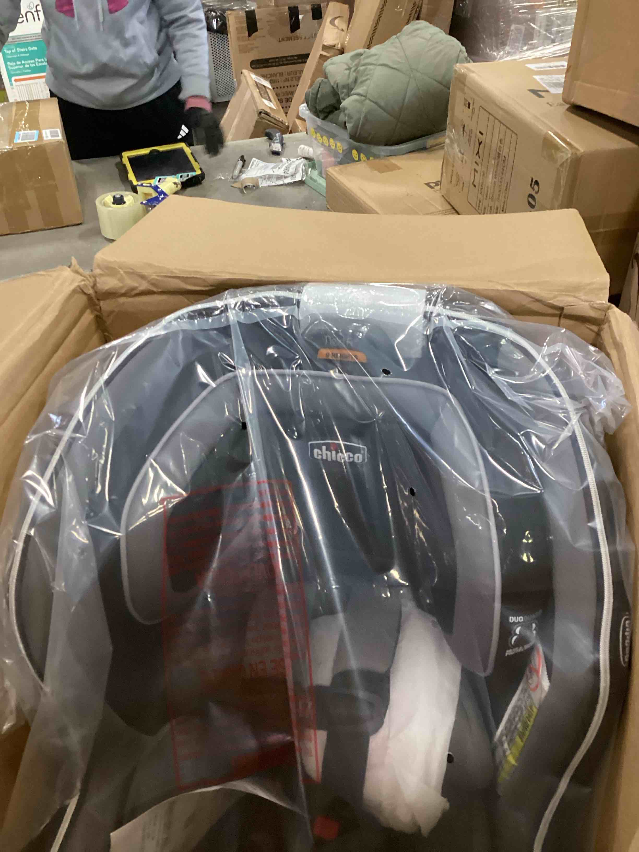 https://s3.amazonaws.com/lotting-images-prod/bidfta/PNK1445183_1735574776363.jpeg