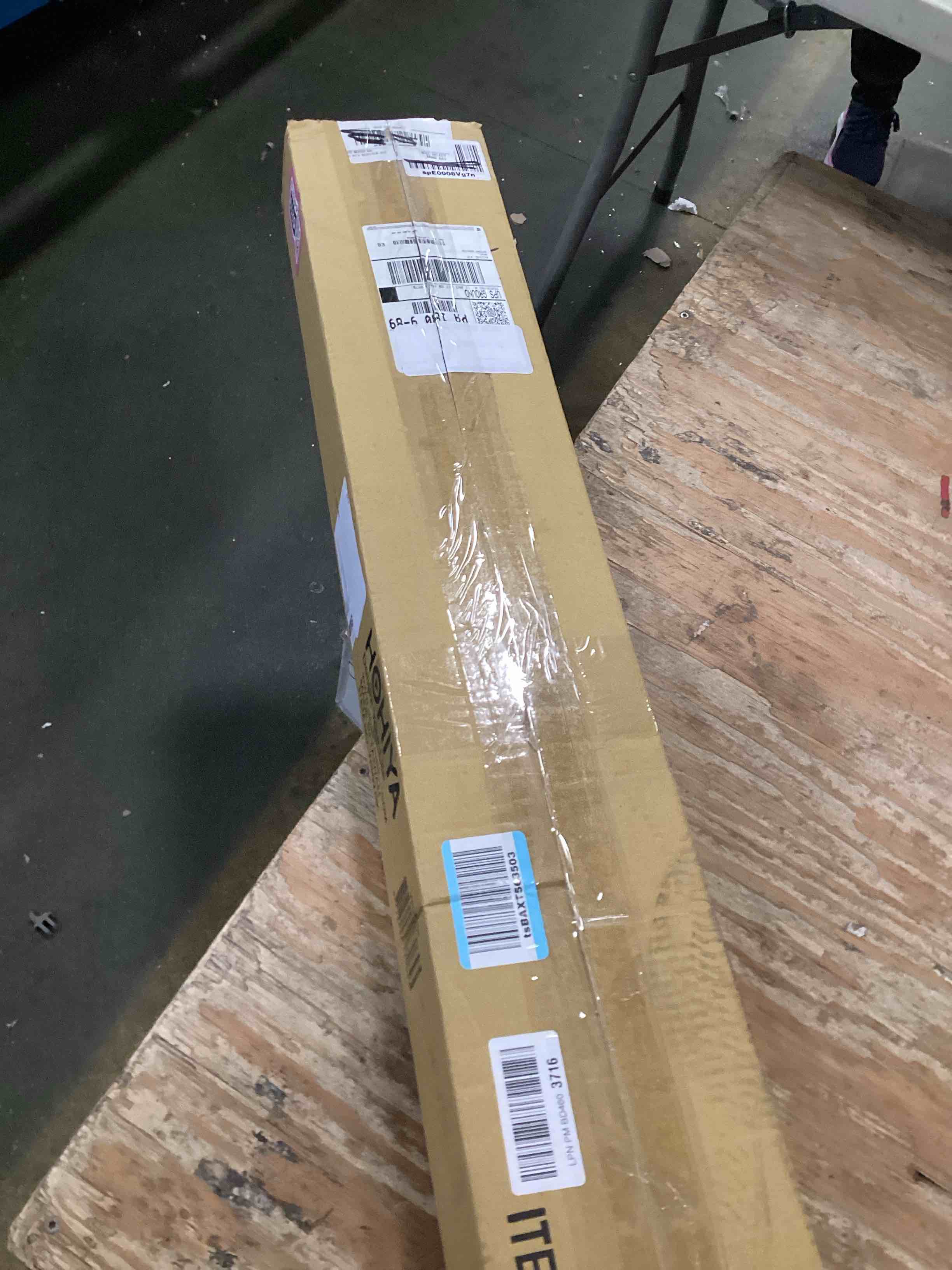 https://s3.amazonaws.com/lotting-images-prod/bidfta/PNK1445219_1735578612297.jpeg