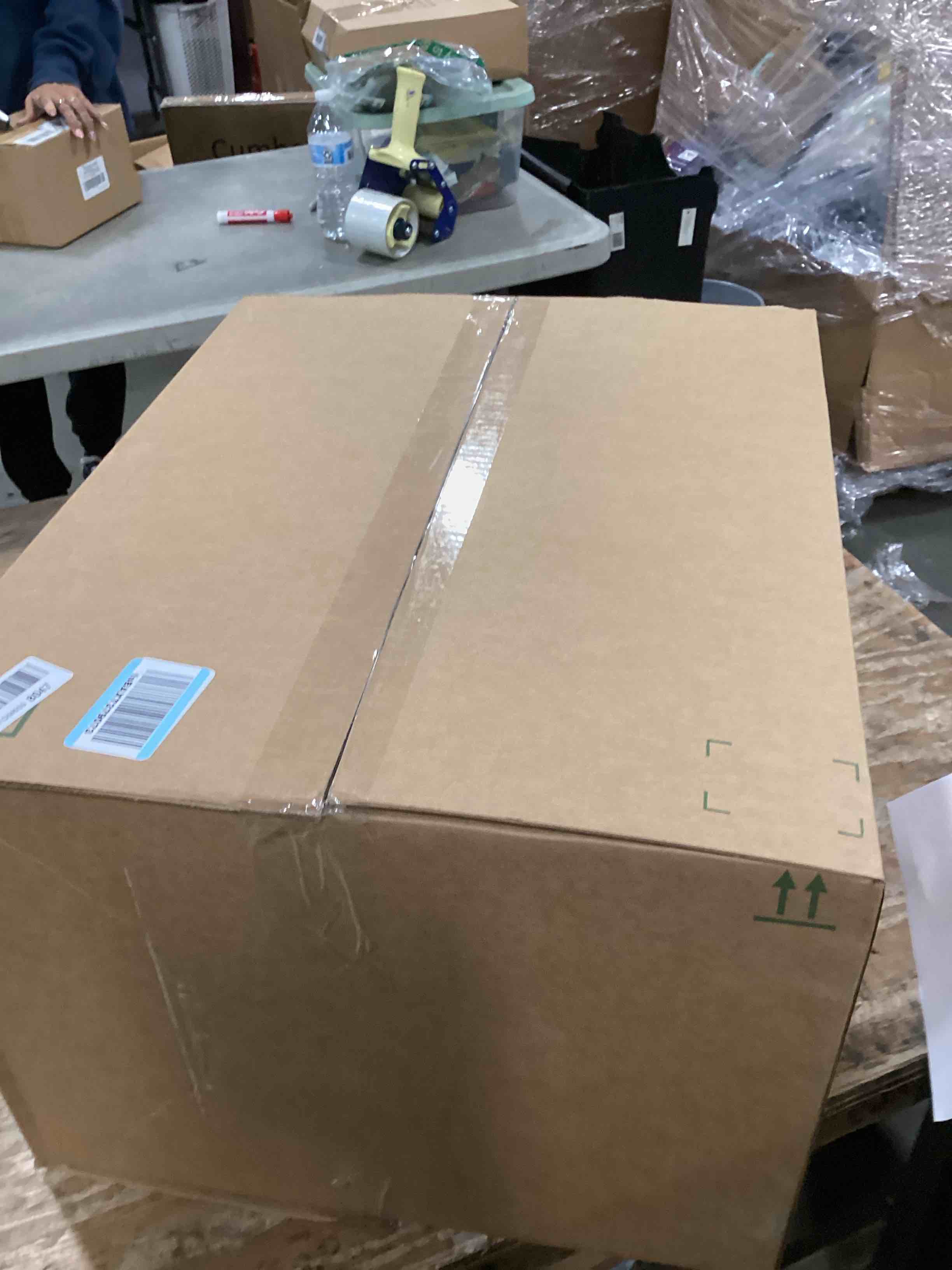 https://s3.amazonaws.com/lotting-images-prod/bidfta/PNK1445444_1735666623662.jpeg
