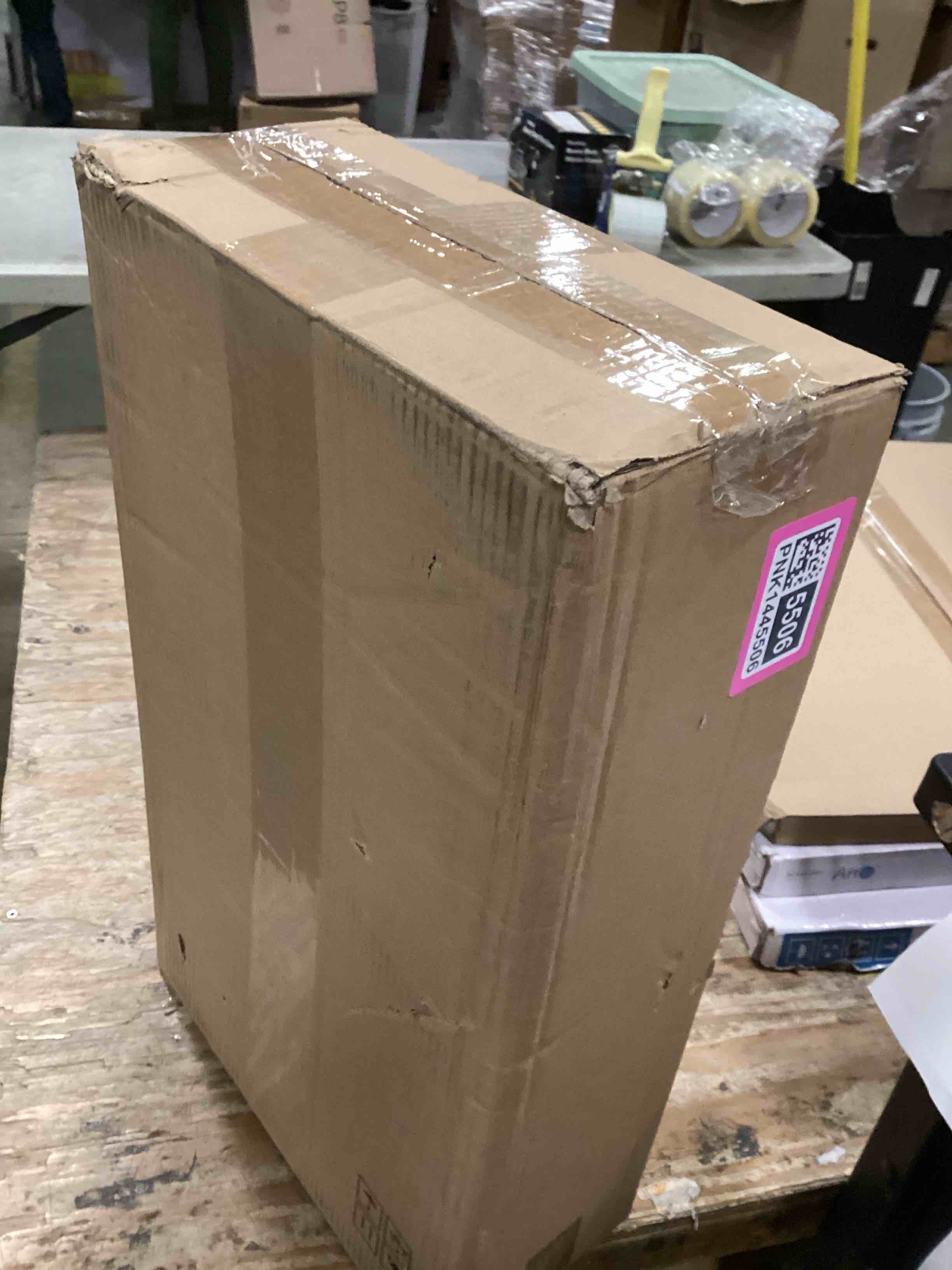 https://s3.amazonaws.com/lotting-images-prod/bidfta/PNK1445506_1735679428249.jpeg