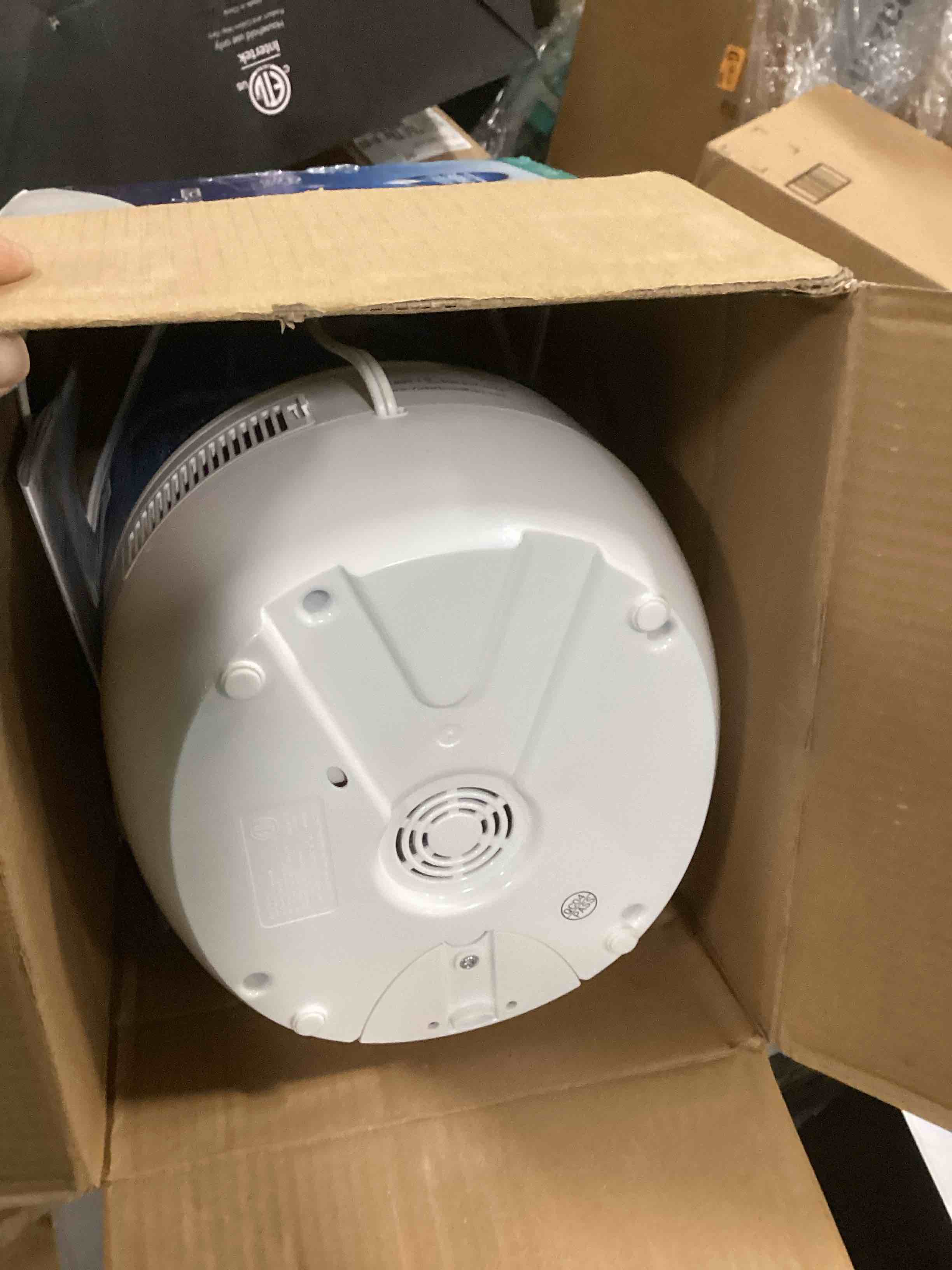 https://s3.amazonaws.com/lotting-images-prod/bidfta/PNK1445666_1736252210796.jpeg