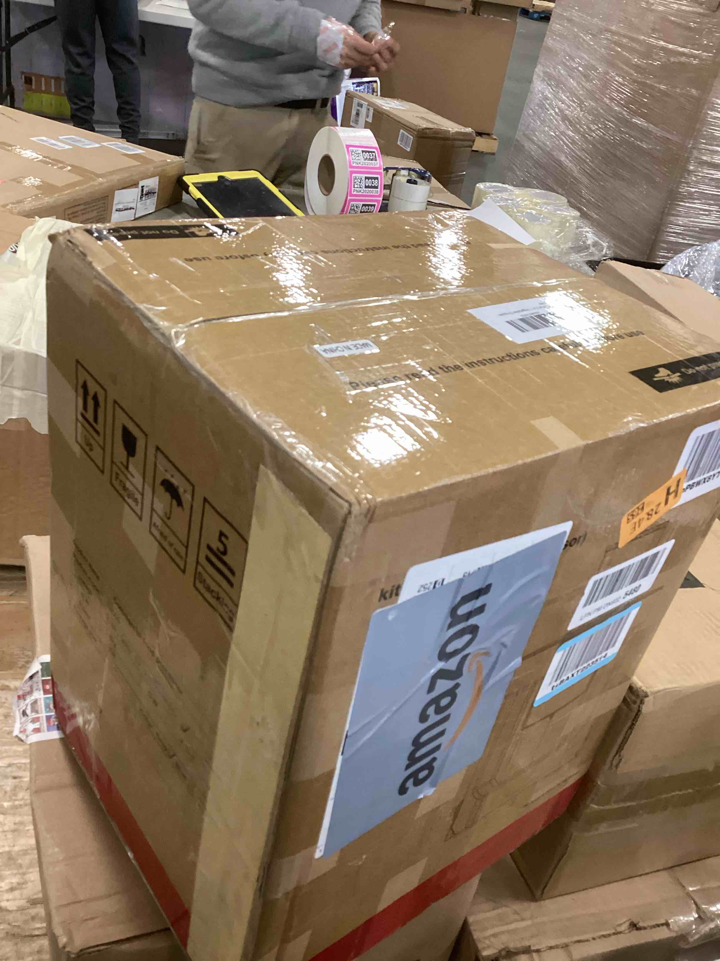 https://s3.amazonaws.com/lotting-images-prod/bidfta/PNK1445741_1736263987928.jpeg