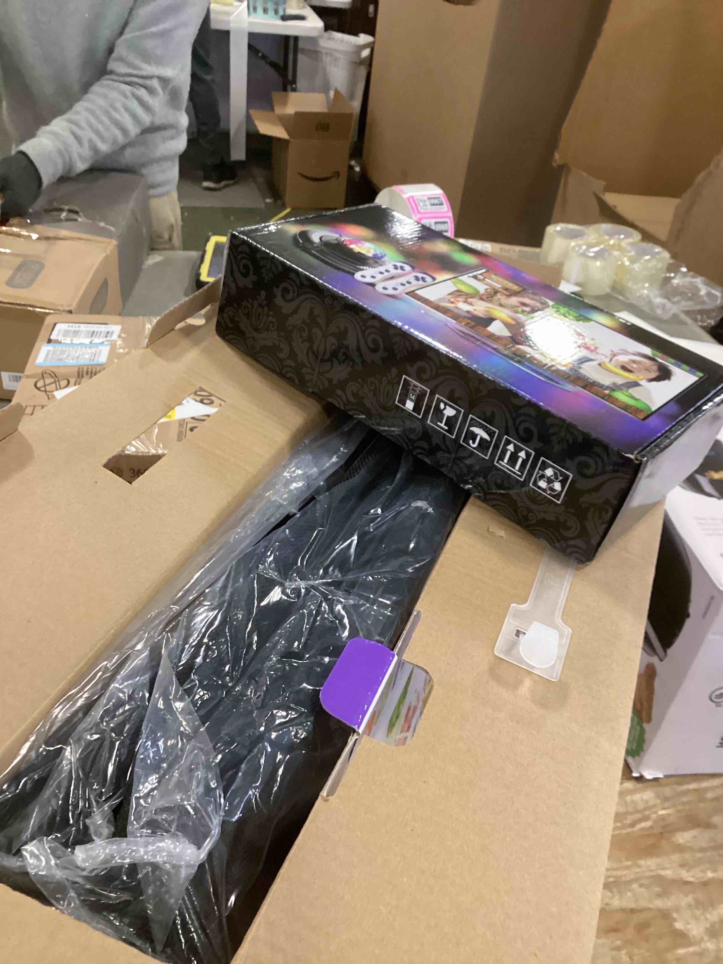 https://s3.amazonaws.com/lotting-images-prod/bidfta/PNK1445769_1736268531376.jpeg