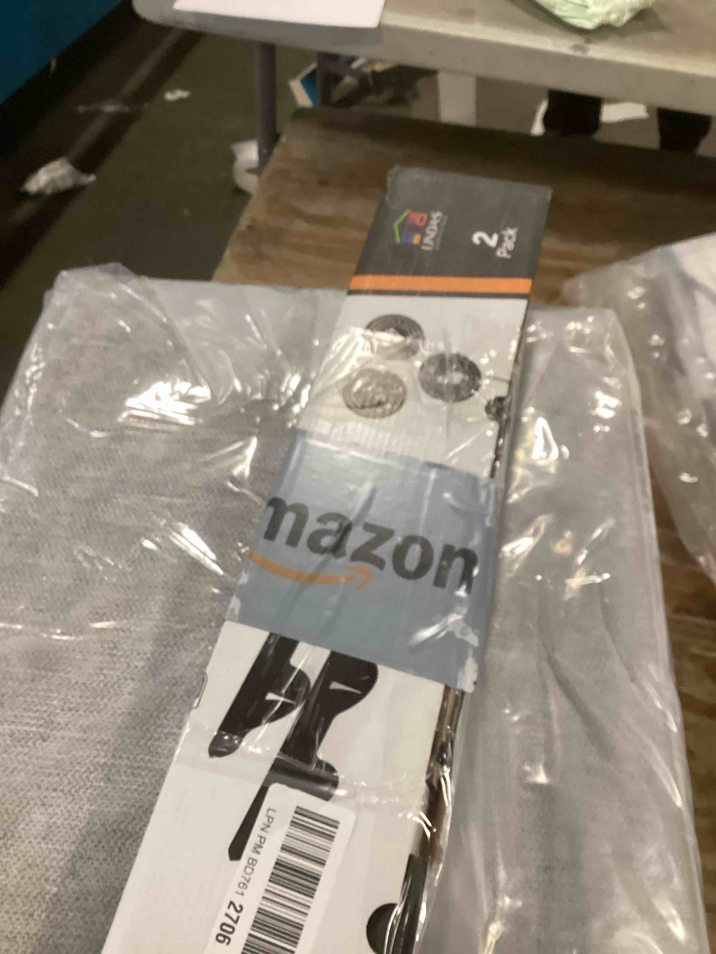 https://s3.amazonaws.com/lotting-images-prod/bidfta/PNK1446241_1736447159020.jpeg