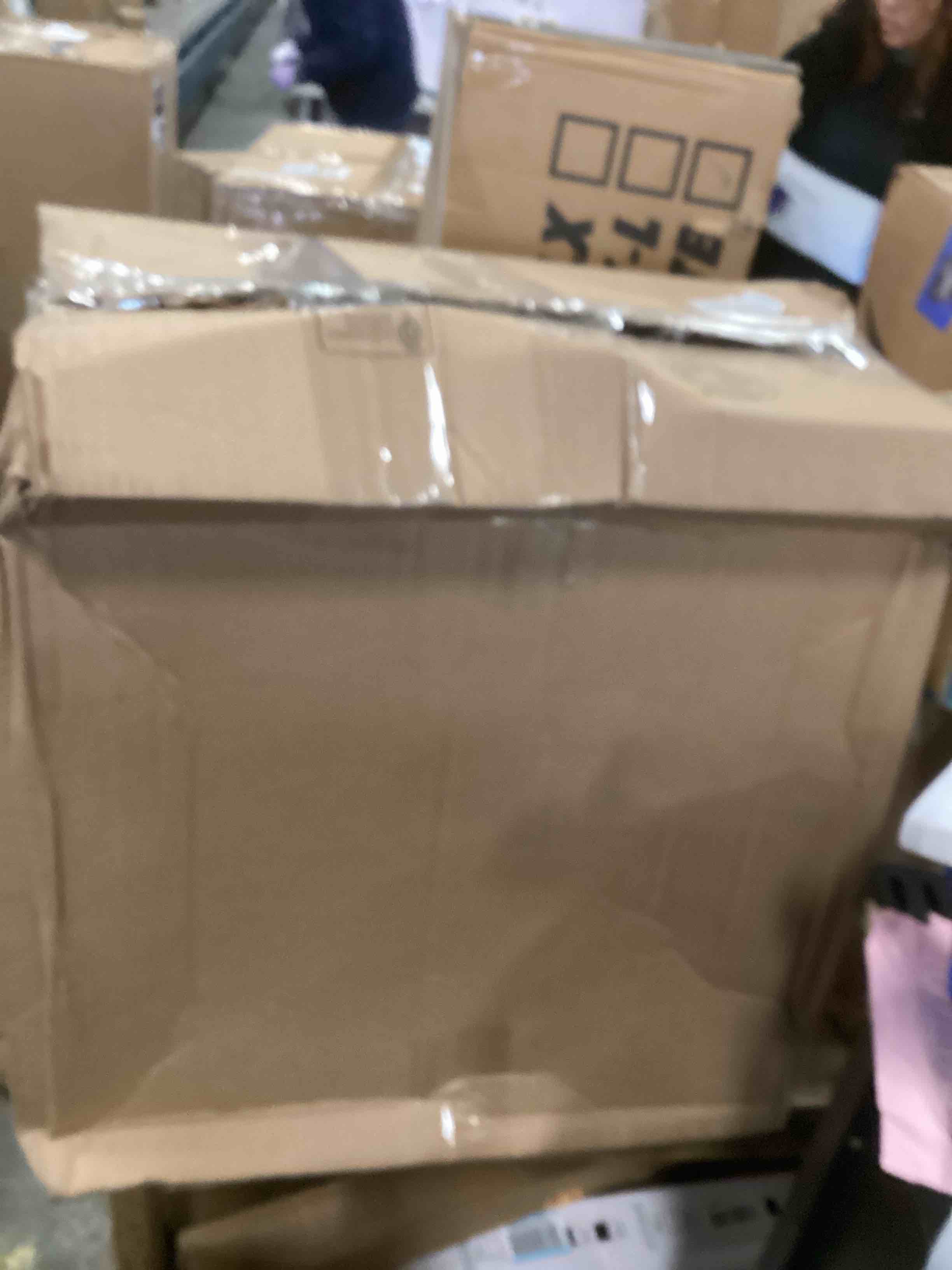 https://s3.amazonaws.com/lotting-images-prod/bidfta/PNK1446440_1736529587675.jpeg
