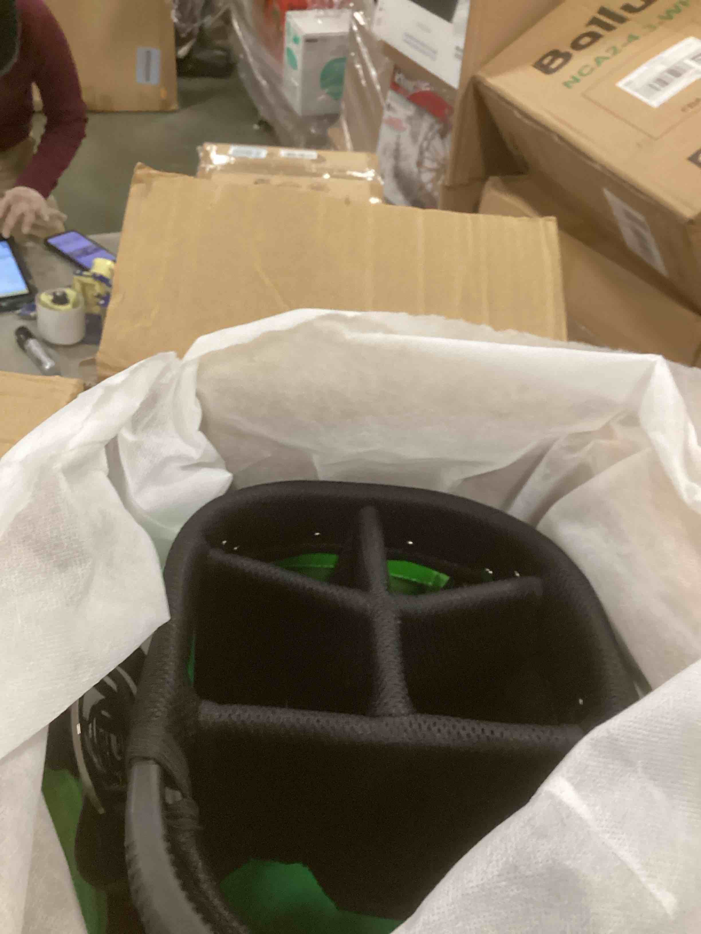 https://s3.amazonaws.com/lotting-images-prod/bidfta/PNK1446555_1736772062900.jpeg