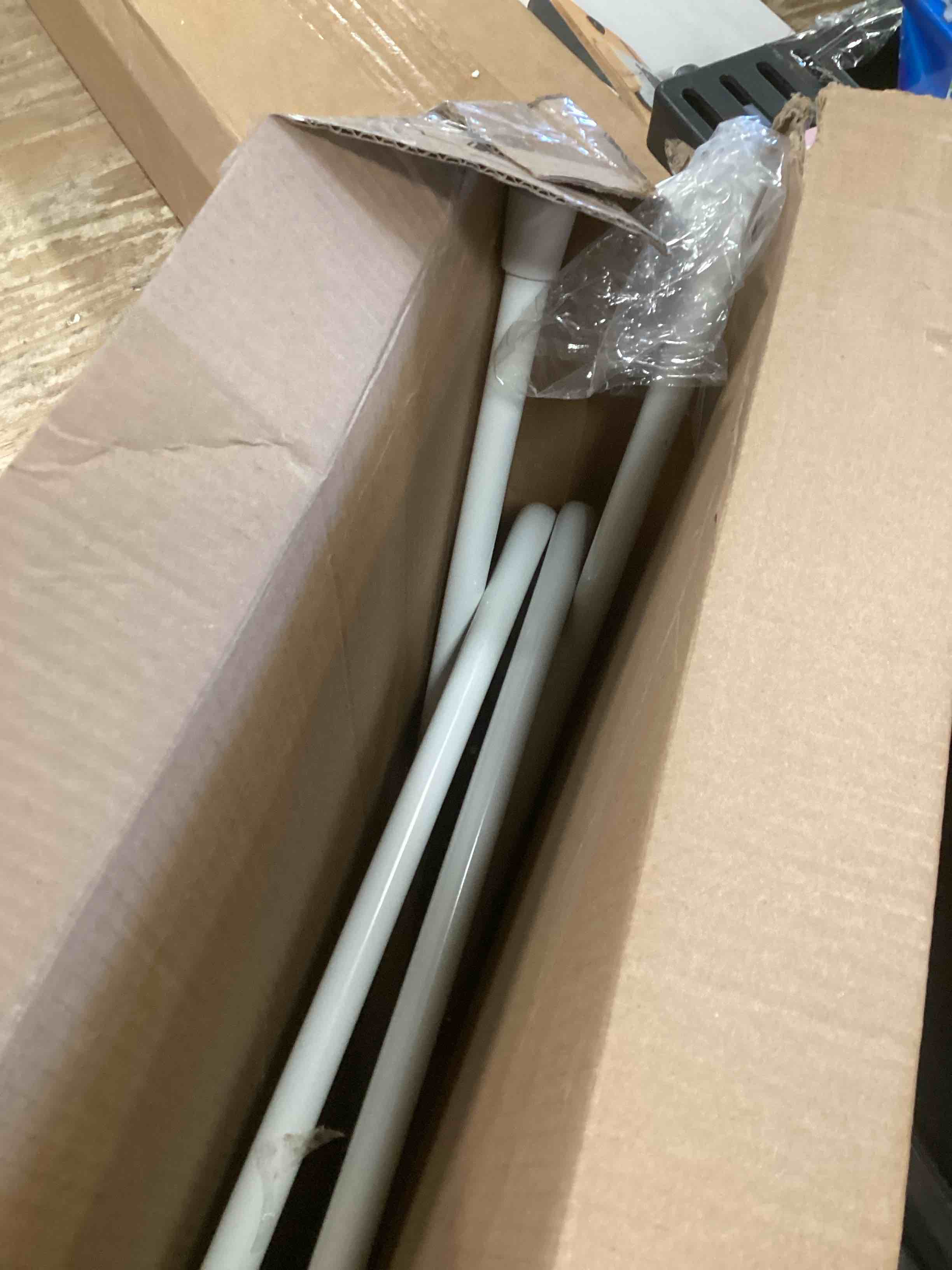 https://s3.amazonaws.com/lotting-images-prod/bidfta/PNK1446637_1736783869436.jpeg