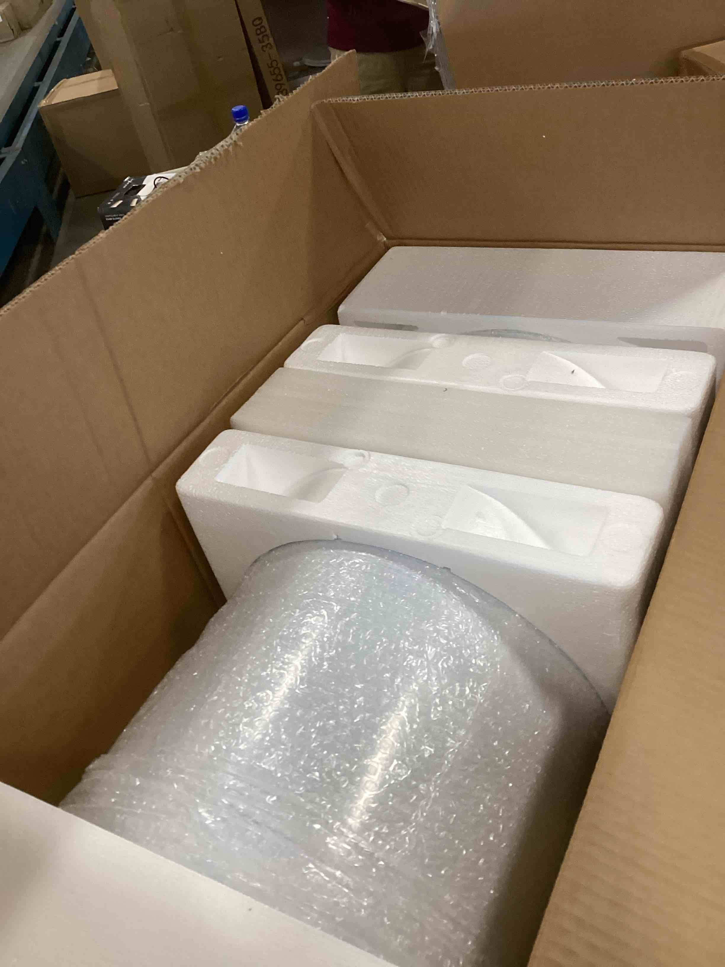 https://s3.amazonaws.com/lotting-images-prod/bidfta/PNK1446698_1736796341667.jpeg