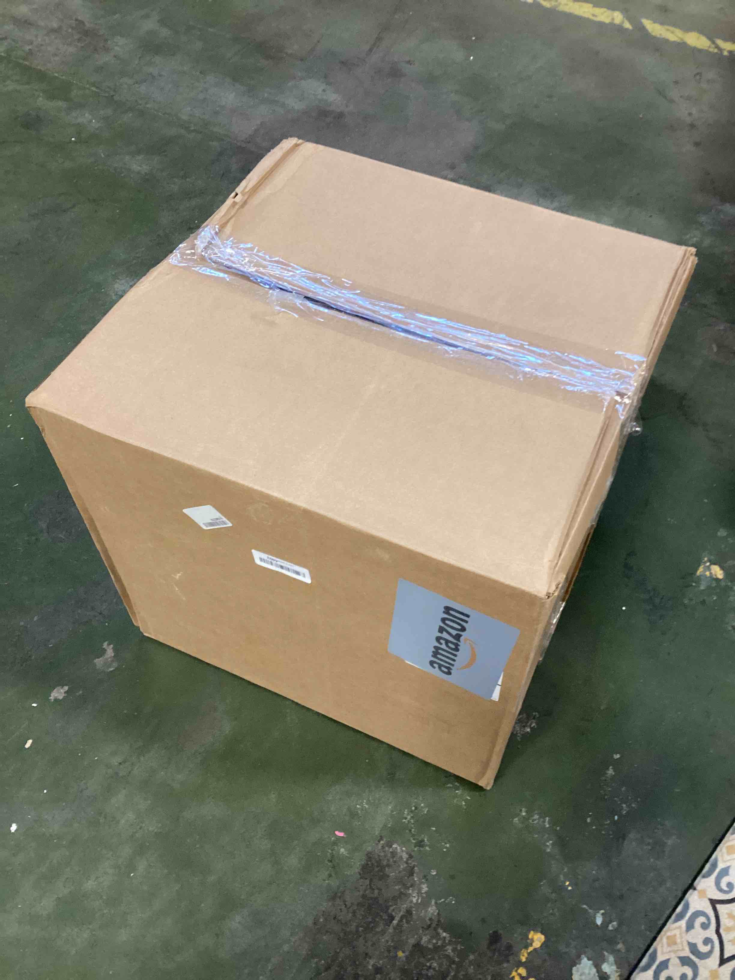 https://s3.amazonaws.com/lotting-images-prod/bidfta/PNK1447141_1734960281908.jpeg