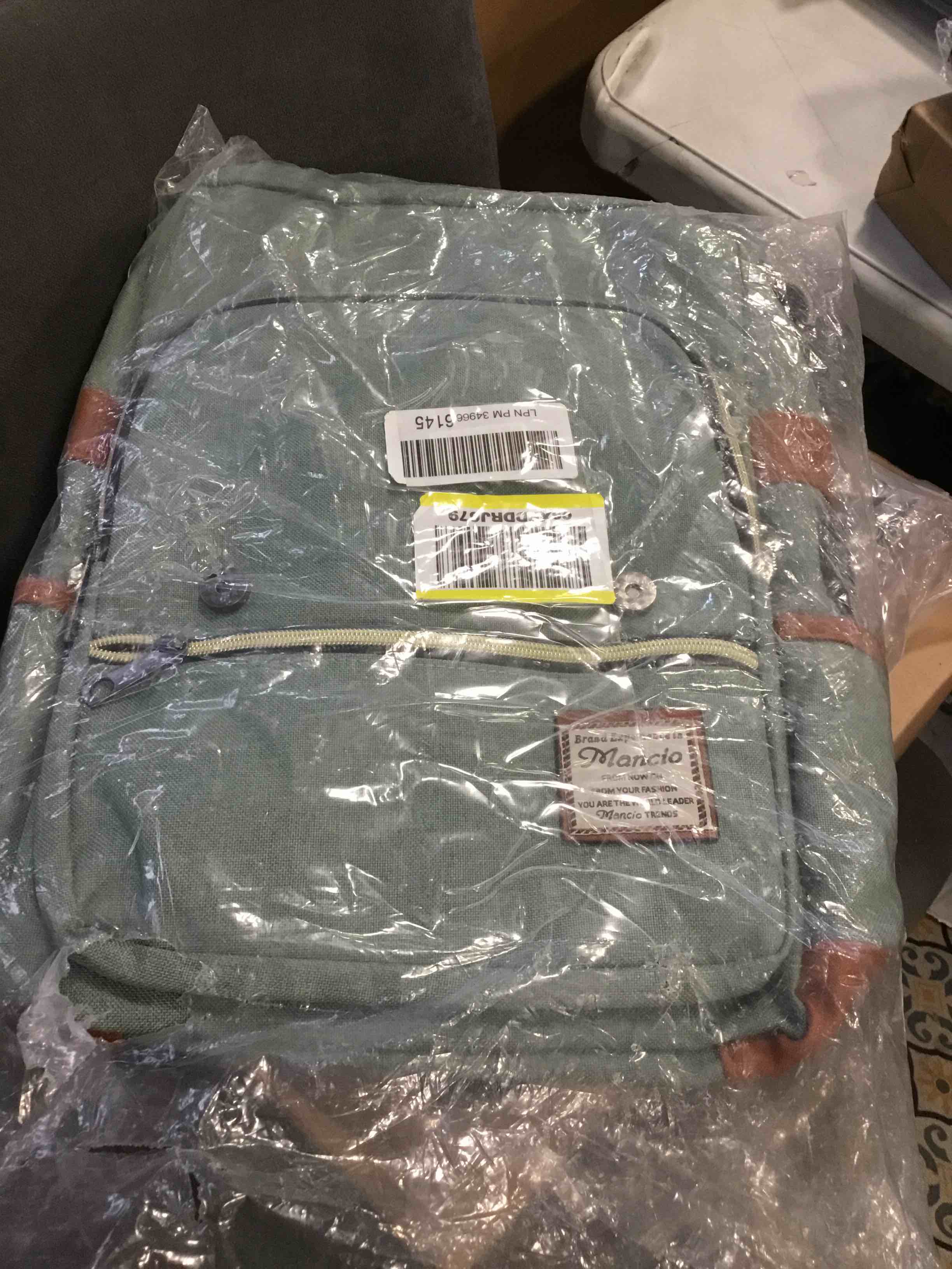 https://s3.amazonaws.com/lotting-images-prod/bidfta/PNK1448791_1735658442947.jpeg