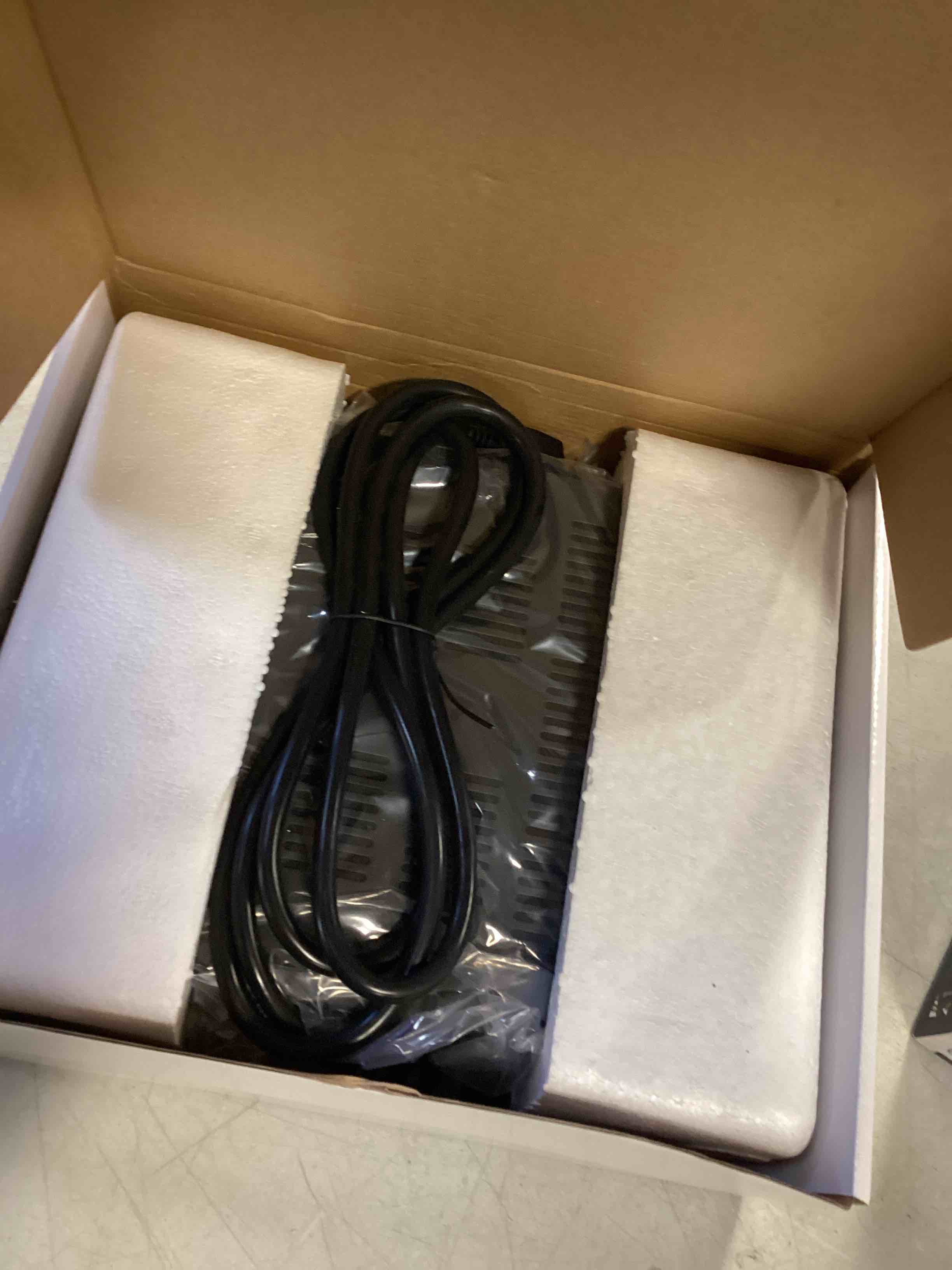 https://s3.amazonaws.com/lotting-images-prod/bidfta/PNK1449119_1735919720258.jpeg
