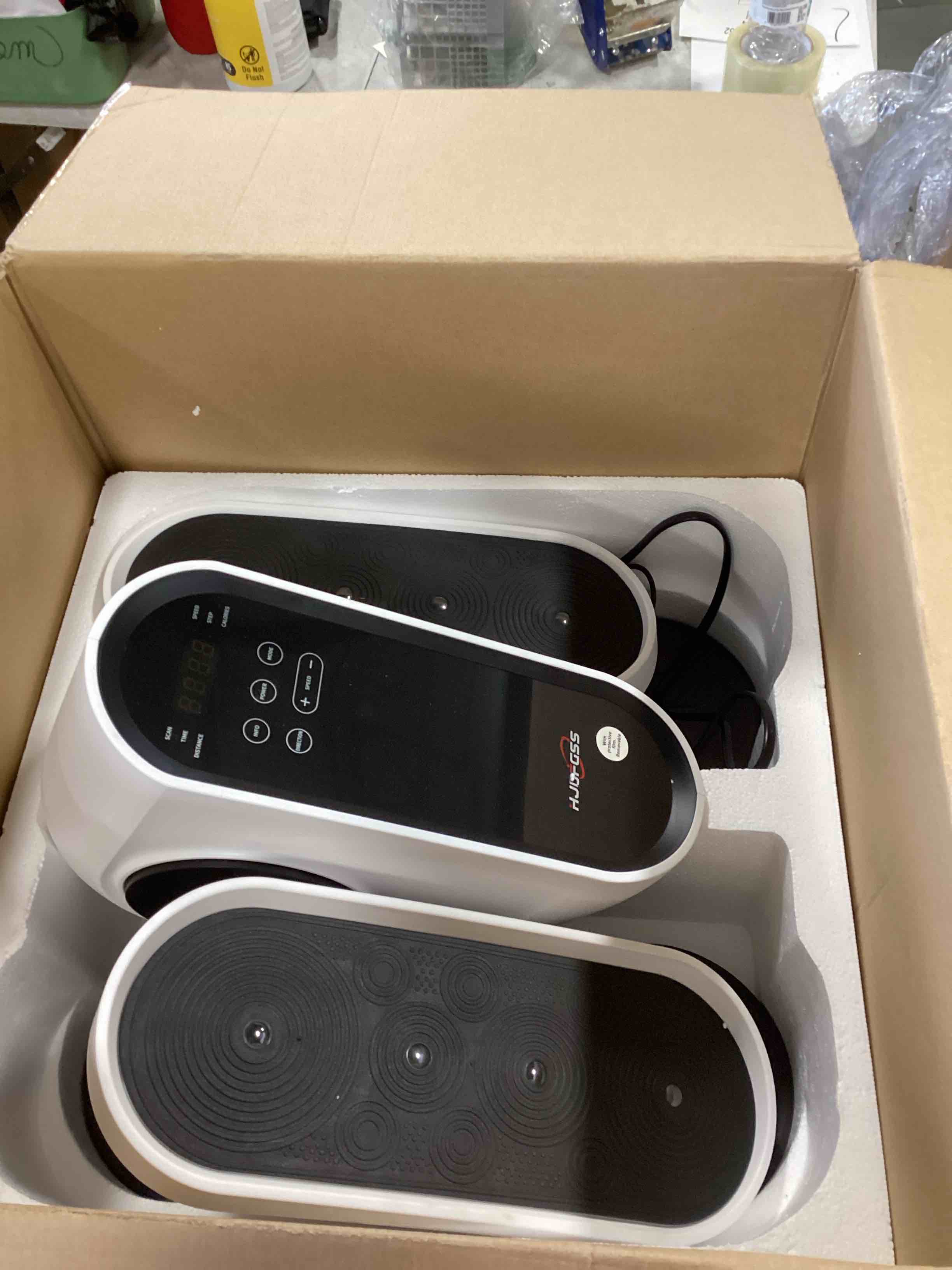 https://s3.amazonaws.com/lotting-images-prod/bidfta/PNK1450125_1734720091953.jpeg