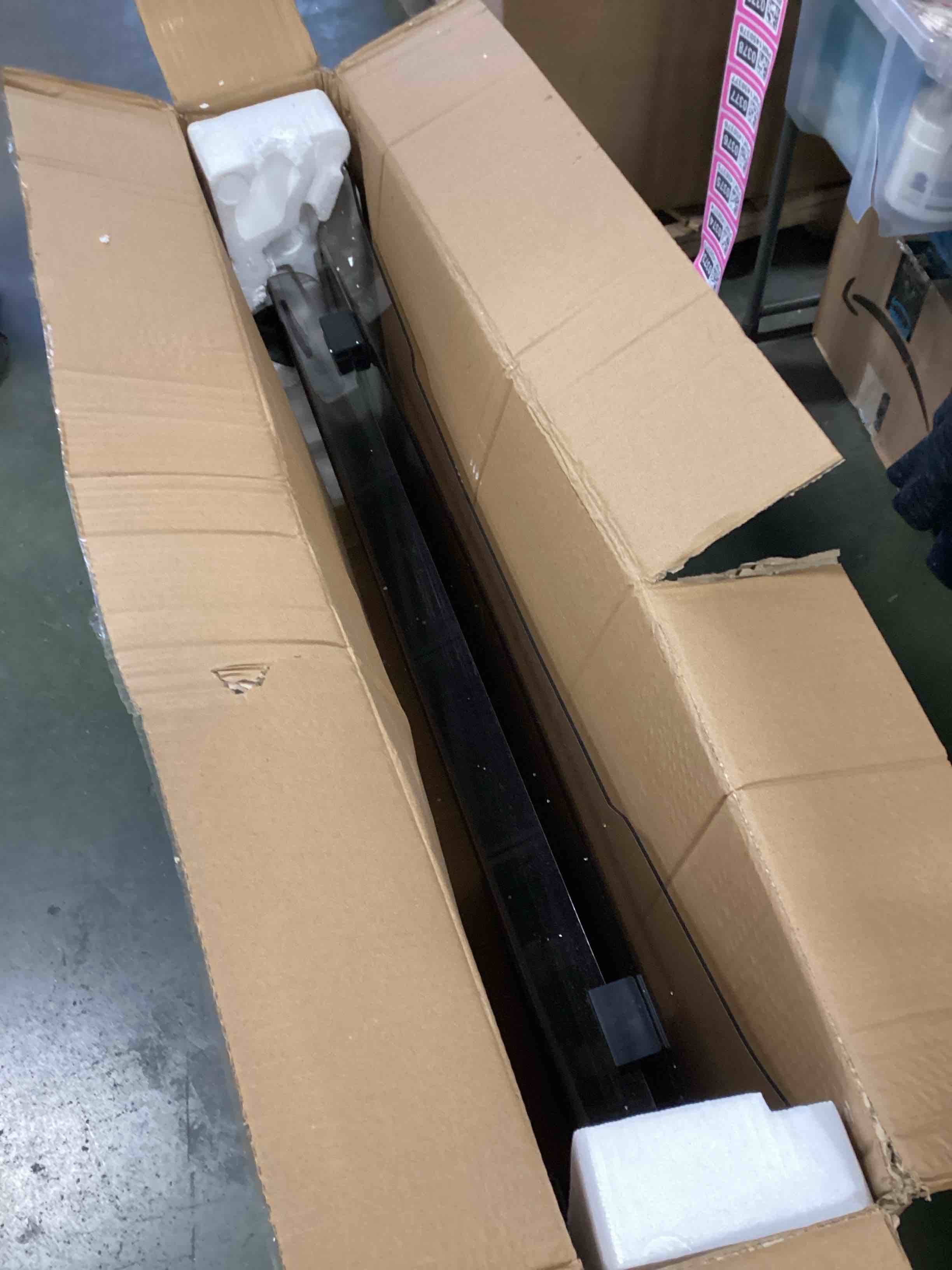 https://s3.amazonaws.com/lotting-images-prod/bidfta/PNK1450372_1735072252436.jpeg