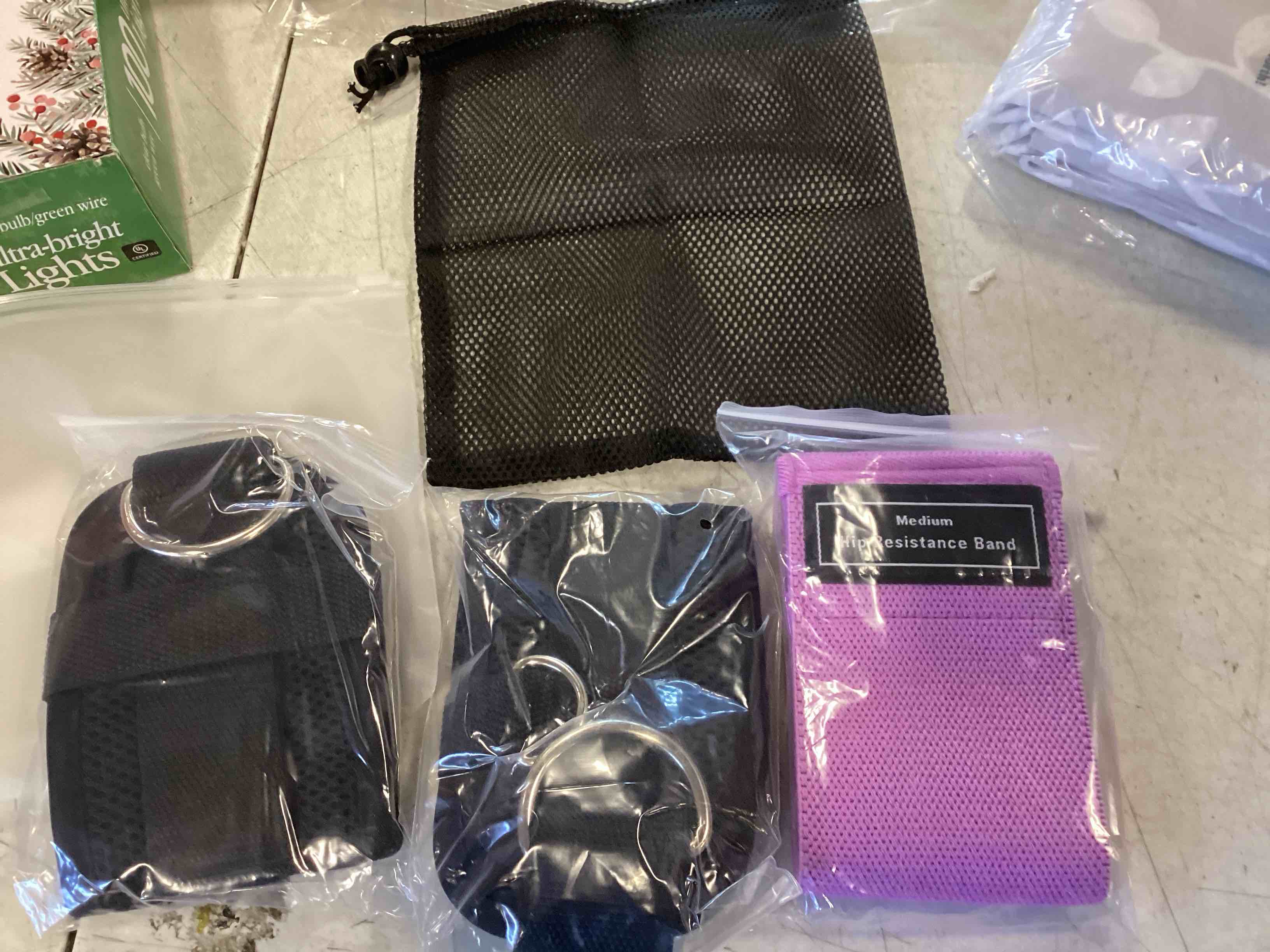 HIP RSISTANCE BAND.  MEDIUM   WITH LEG RESTRAINT 