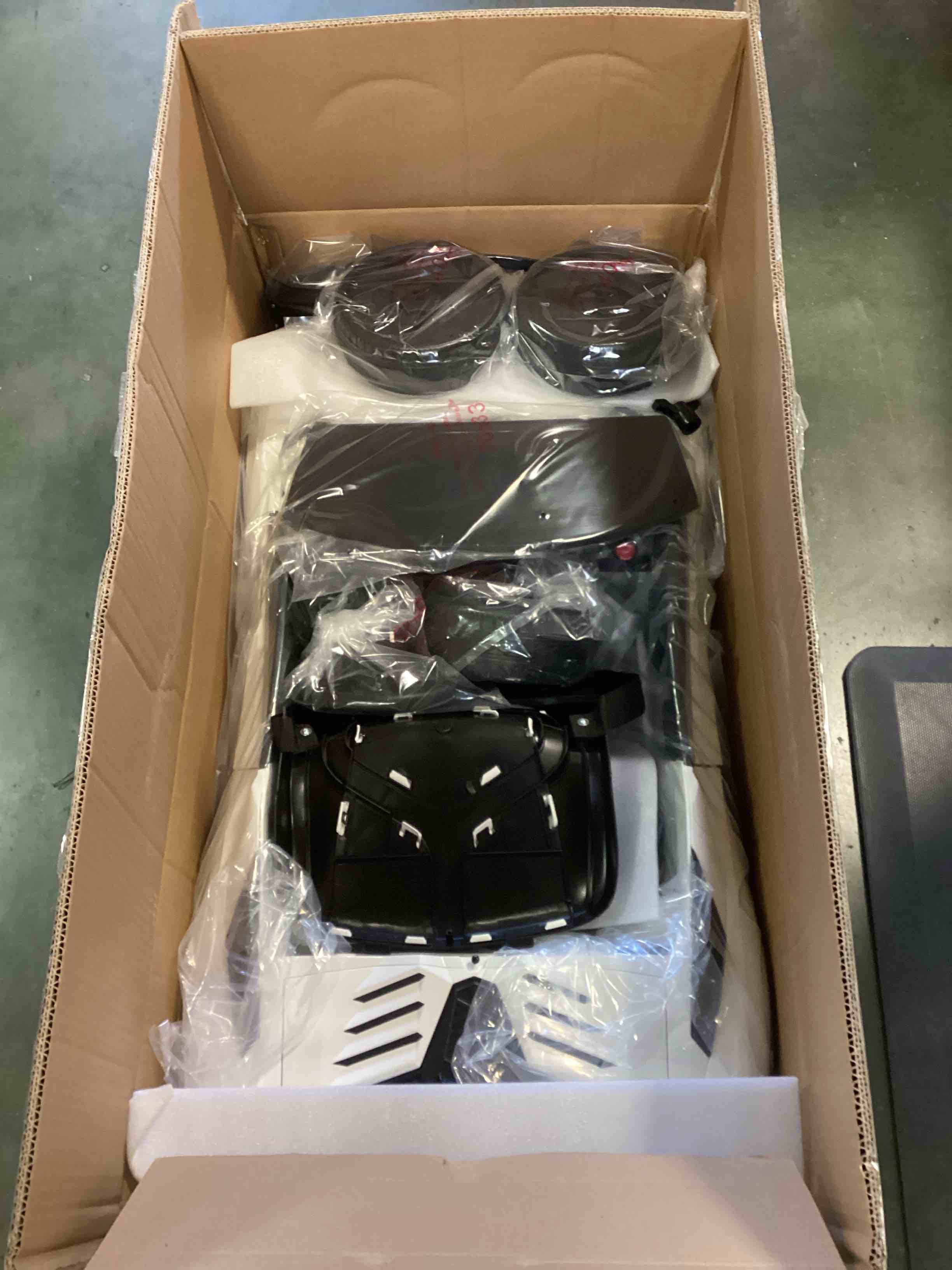 https://s3.amazonaws.com/lotting-images-prod/bidfta/PNK1452581_1737384008352.jpeg