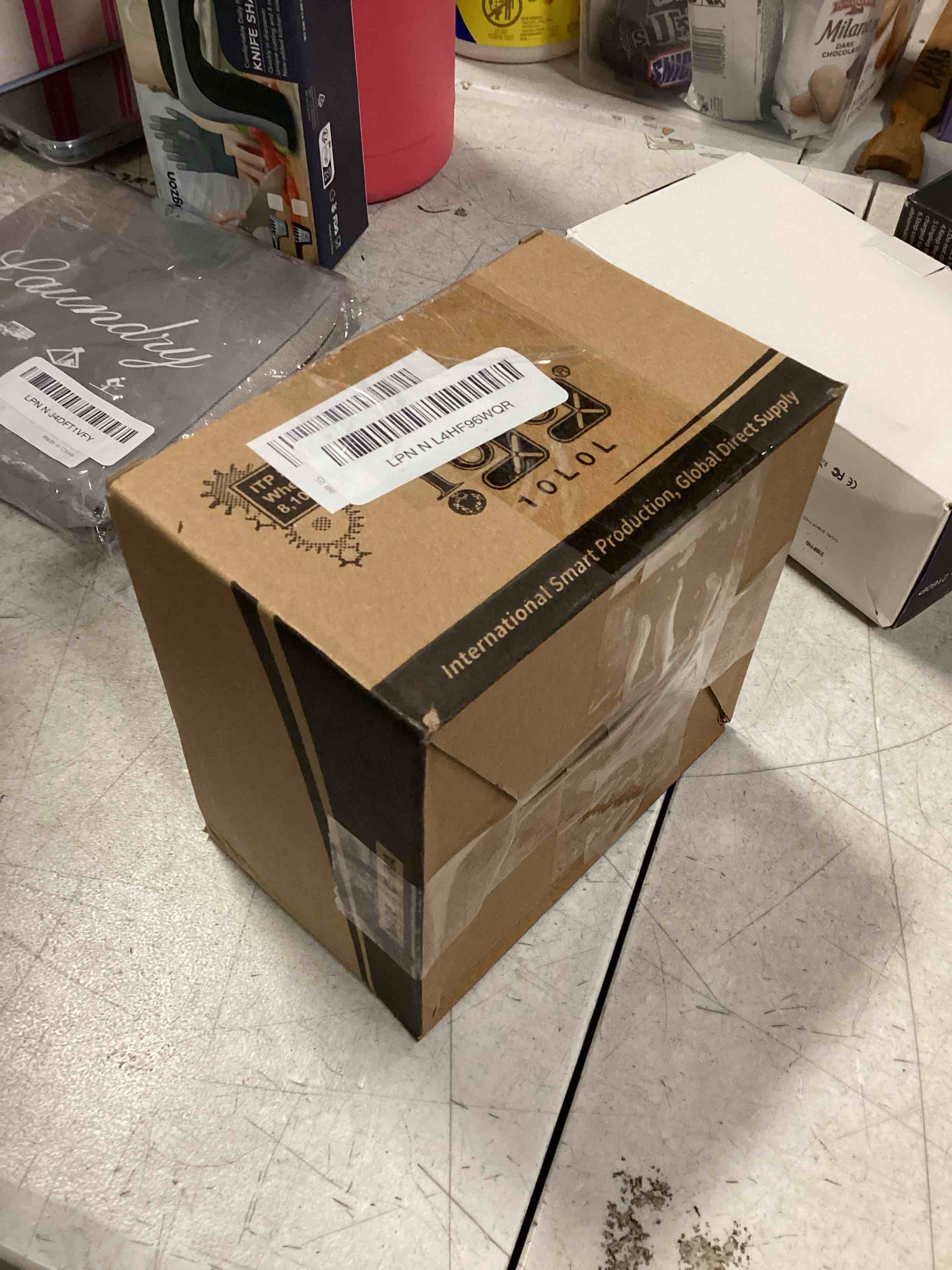 https://s3.amazonaws.com/lotting-images-prod/bidfta/PNK1452925_1737662573819.jpeg