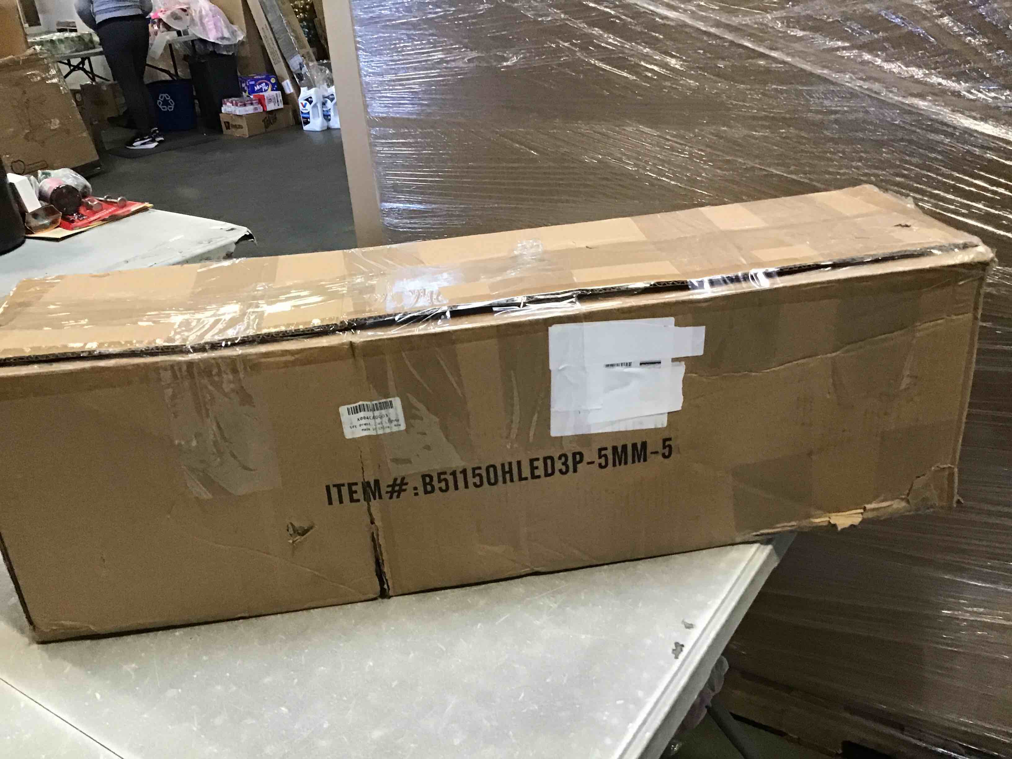 https://s3.amazonaws.com/lotting-images-prod/bidfta/PNK1454977_1737129715652.jpeg
