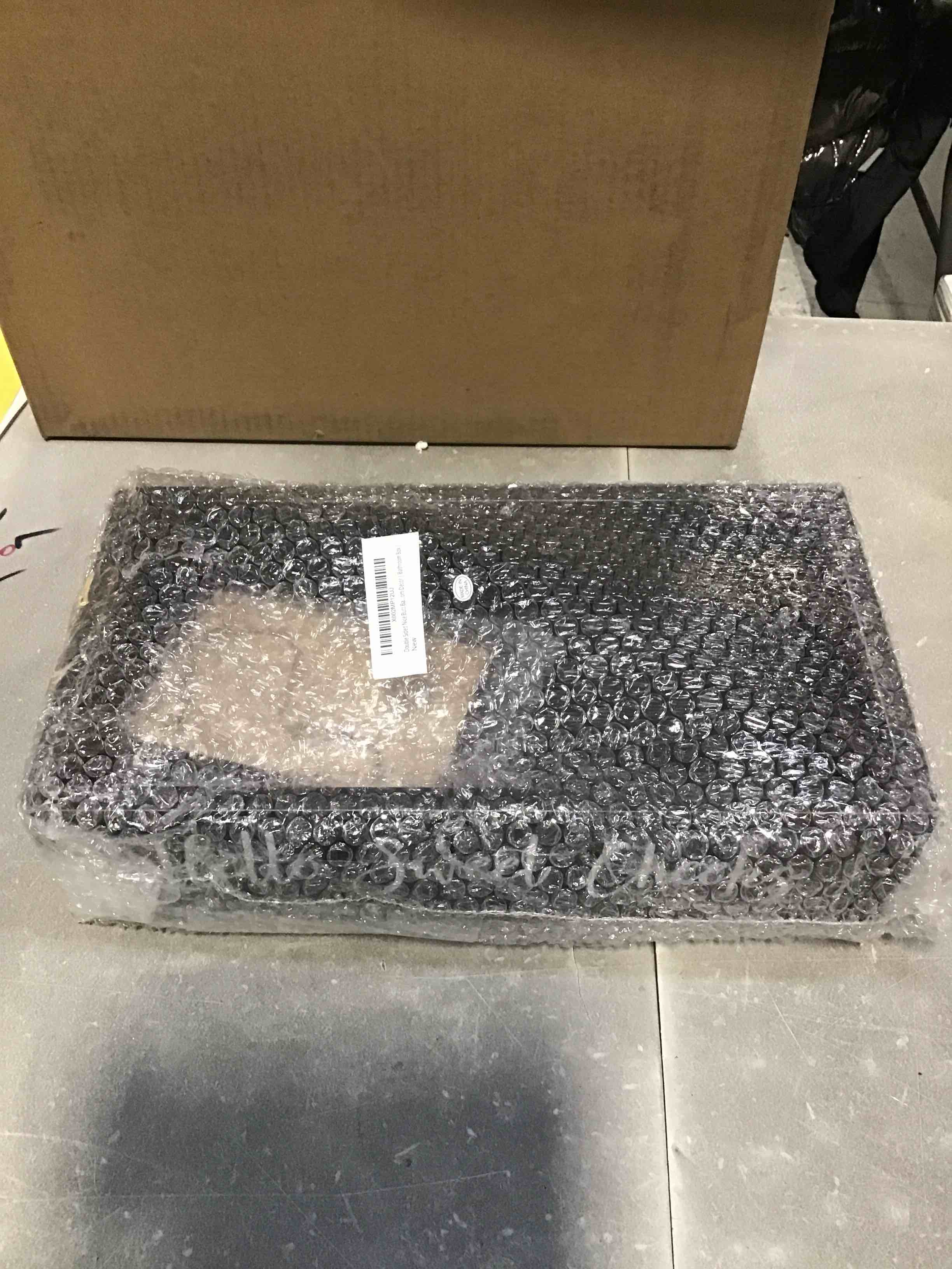 https://s3.amazonaws.com/lotting-images-prod/bidfta/PNK1455404_1737642290236.jpeg