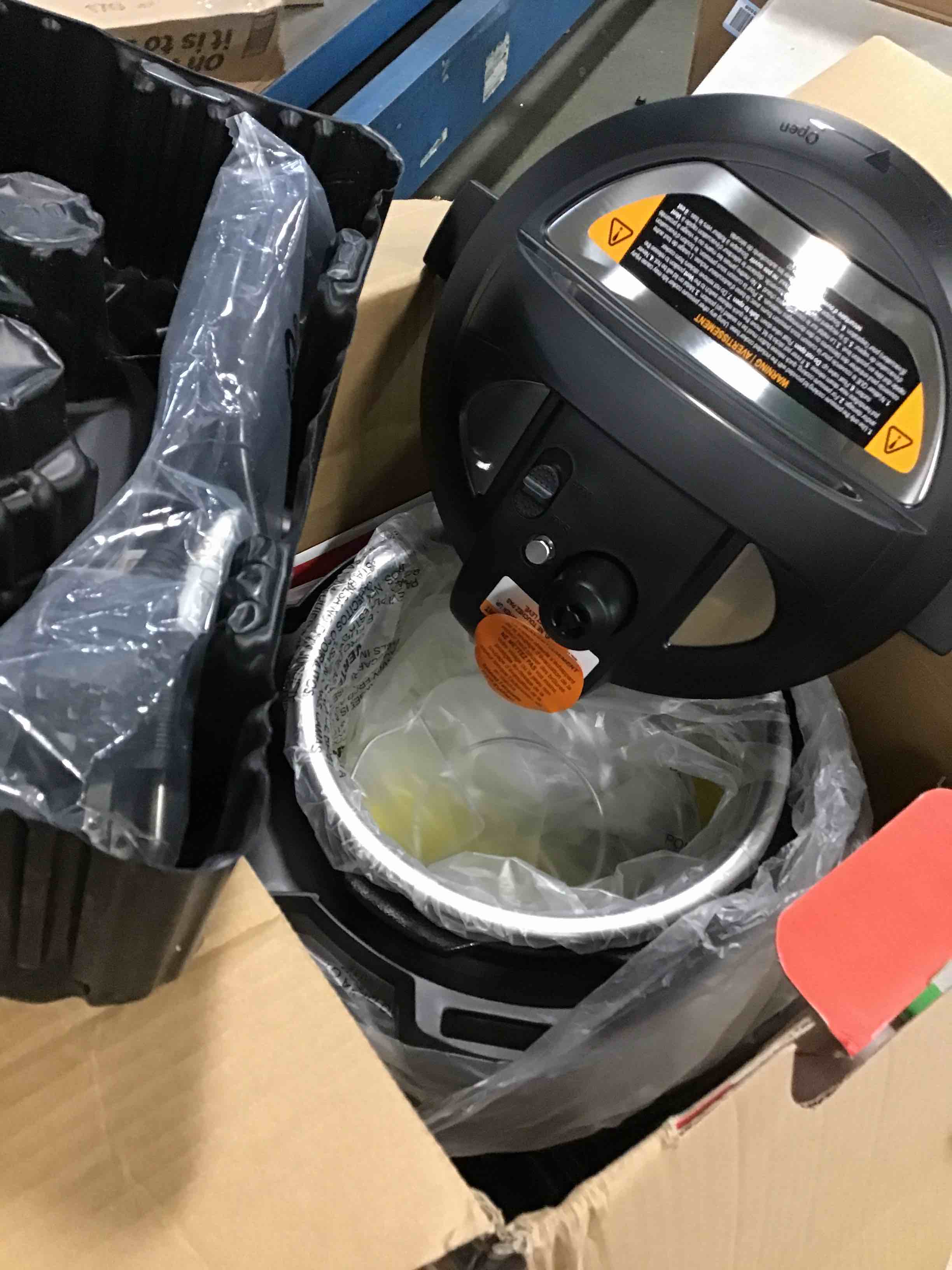 https://s3.amazonaws.com/lotting-images-prod/bidfta/PNK1456187_1732549671645.jpeg