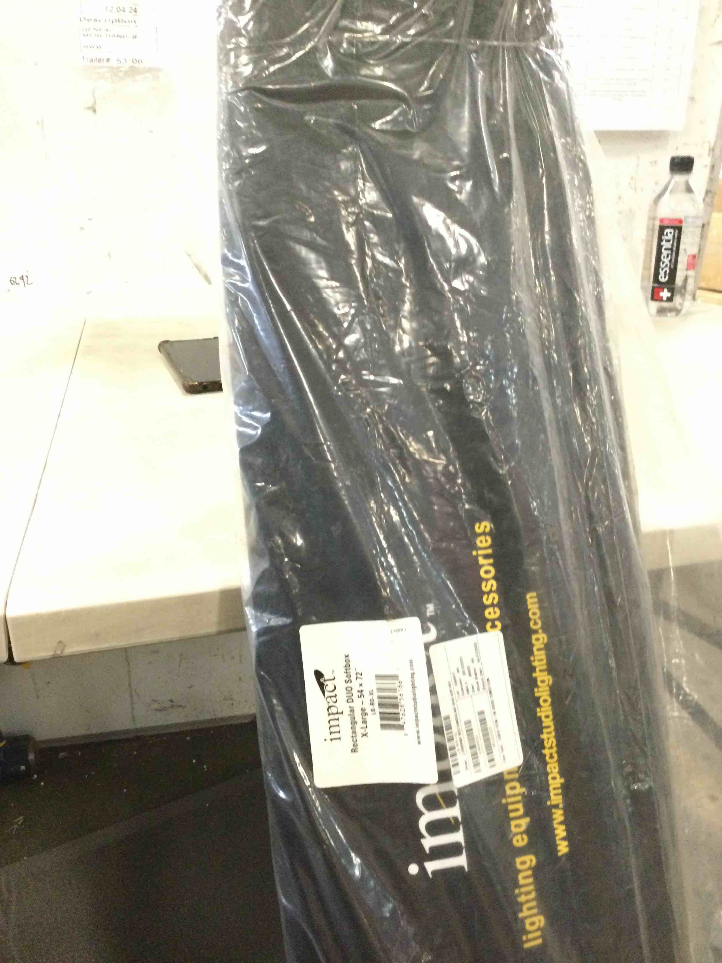 https://s3.amazonaws.com/lotting-images-prod/bidfta/PNK1458098_1734106326928.jpeg