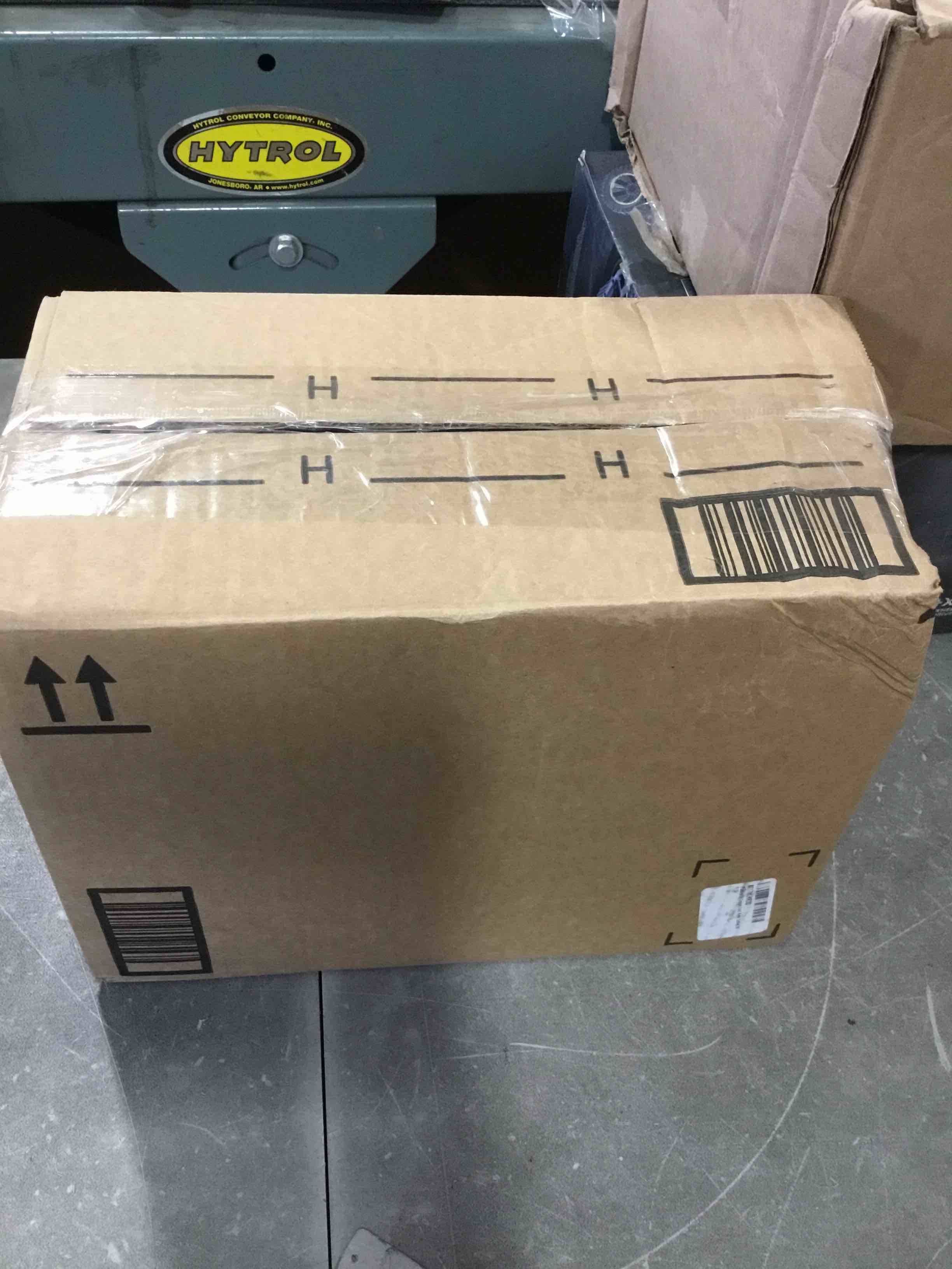 https://s3.amazonaws.com/lotting-images-prod/bidfta/PNK1460108_1732551642765.jpeg