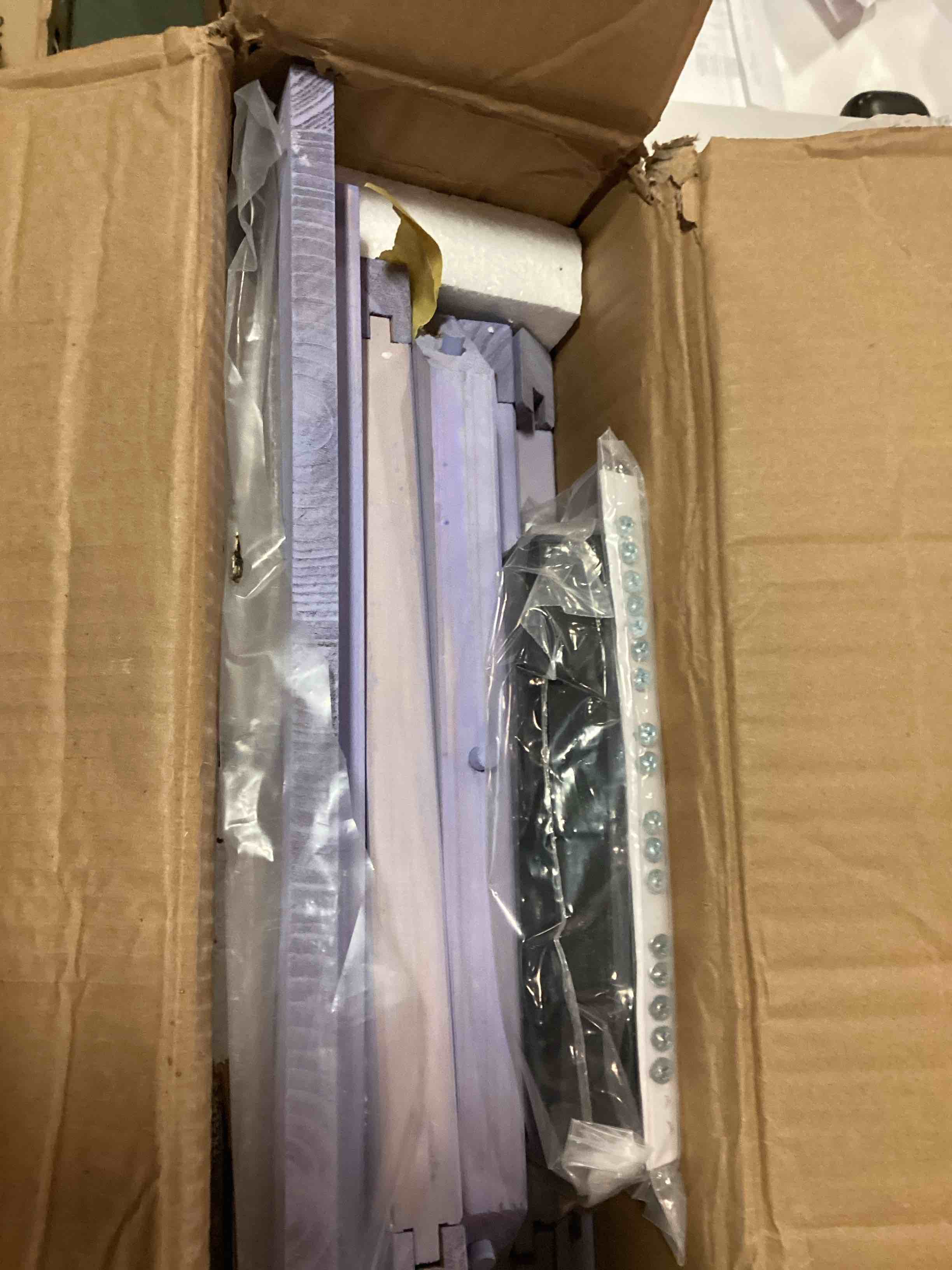 https://s3.amazonaws.com/lotting-images-prod/bidfta/PNK1460808_1732738502801.jpeg