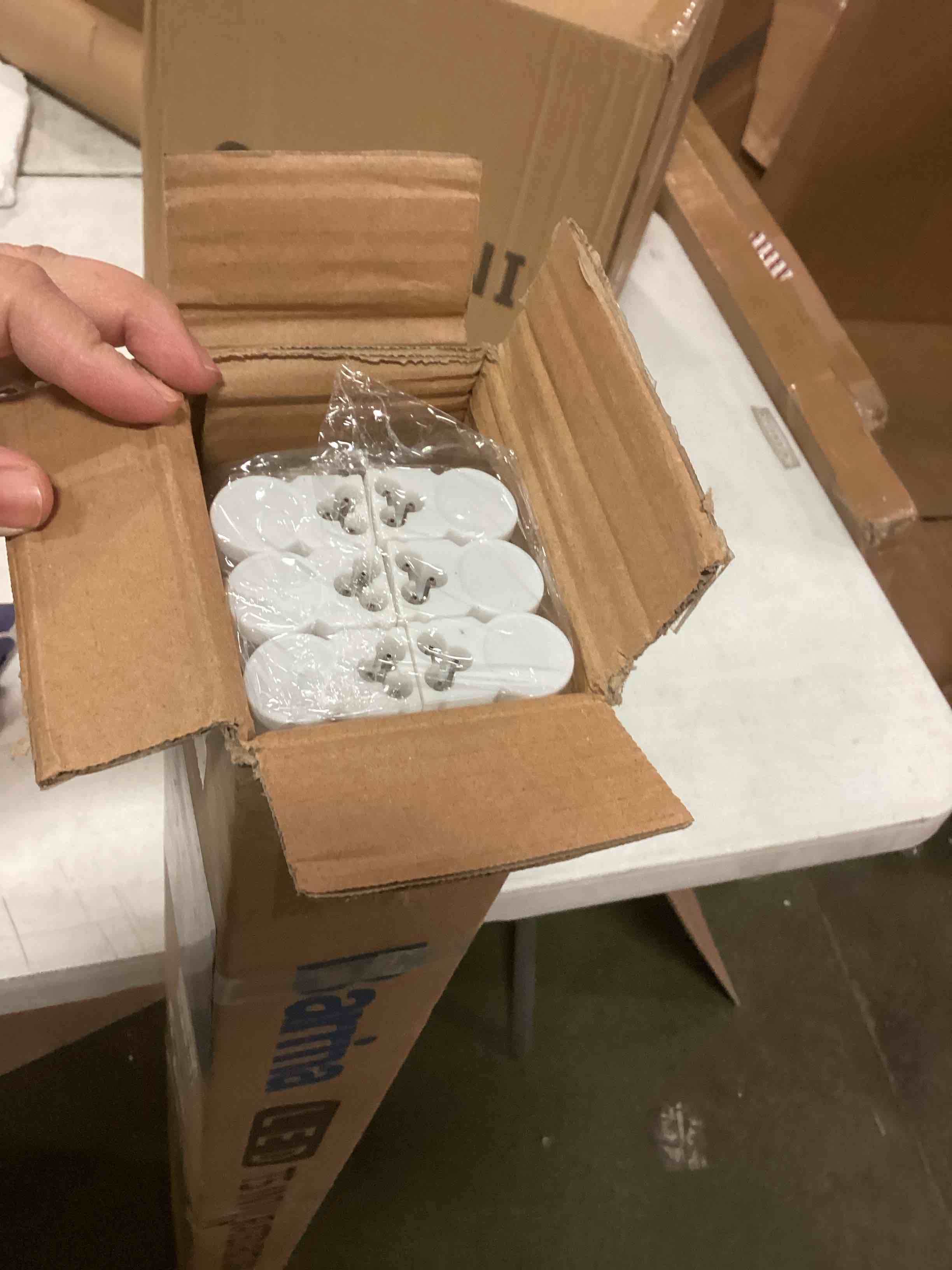 https://s3.amazonaws.com/lotting-images-prod/bidfta/PNK1460994_1732911762001.jpeg