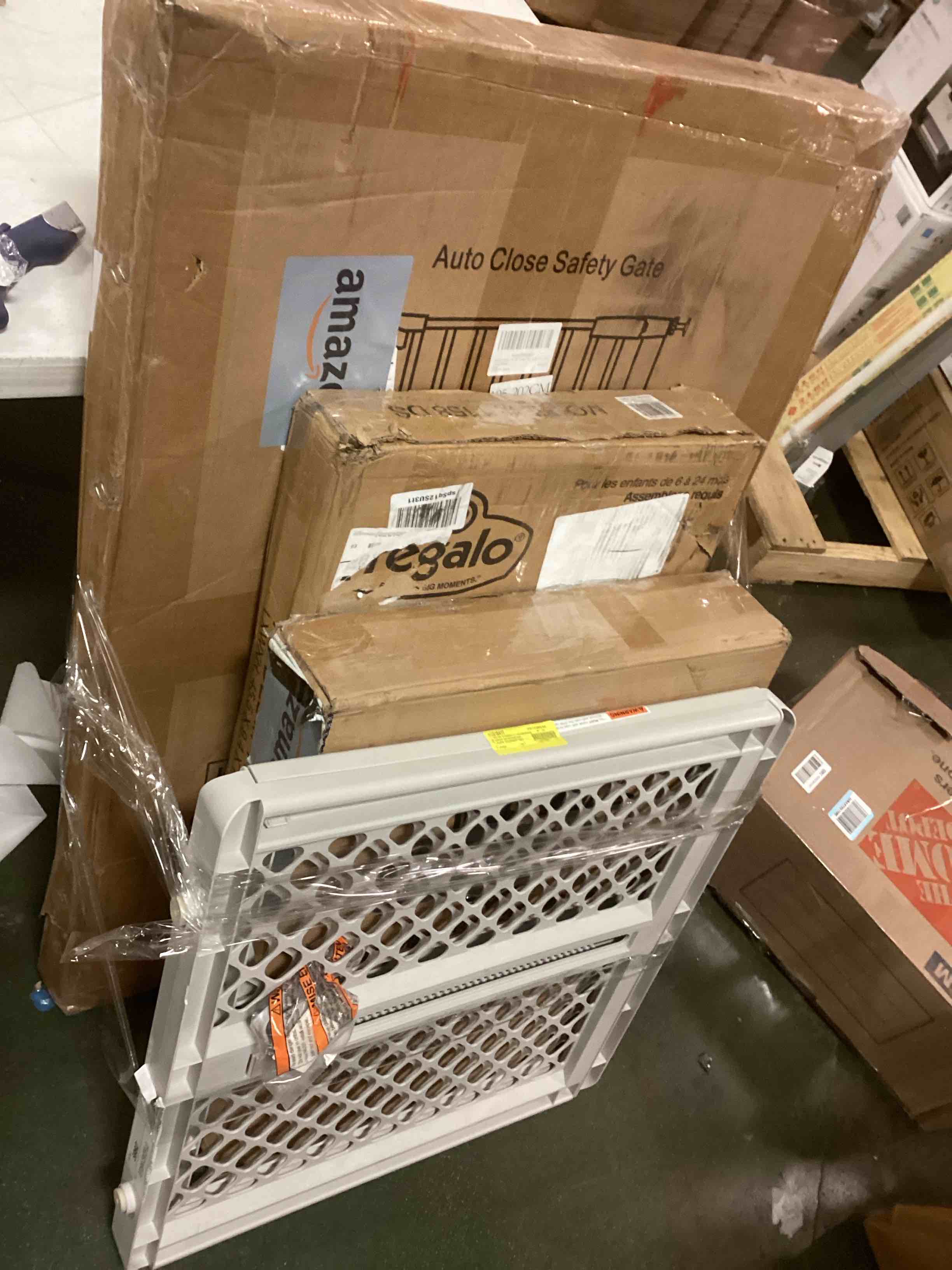 https://s3.amazonaws.com/lotting-images-prod/bidfta/PNK1461008_1732915075968.jpeg