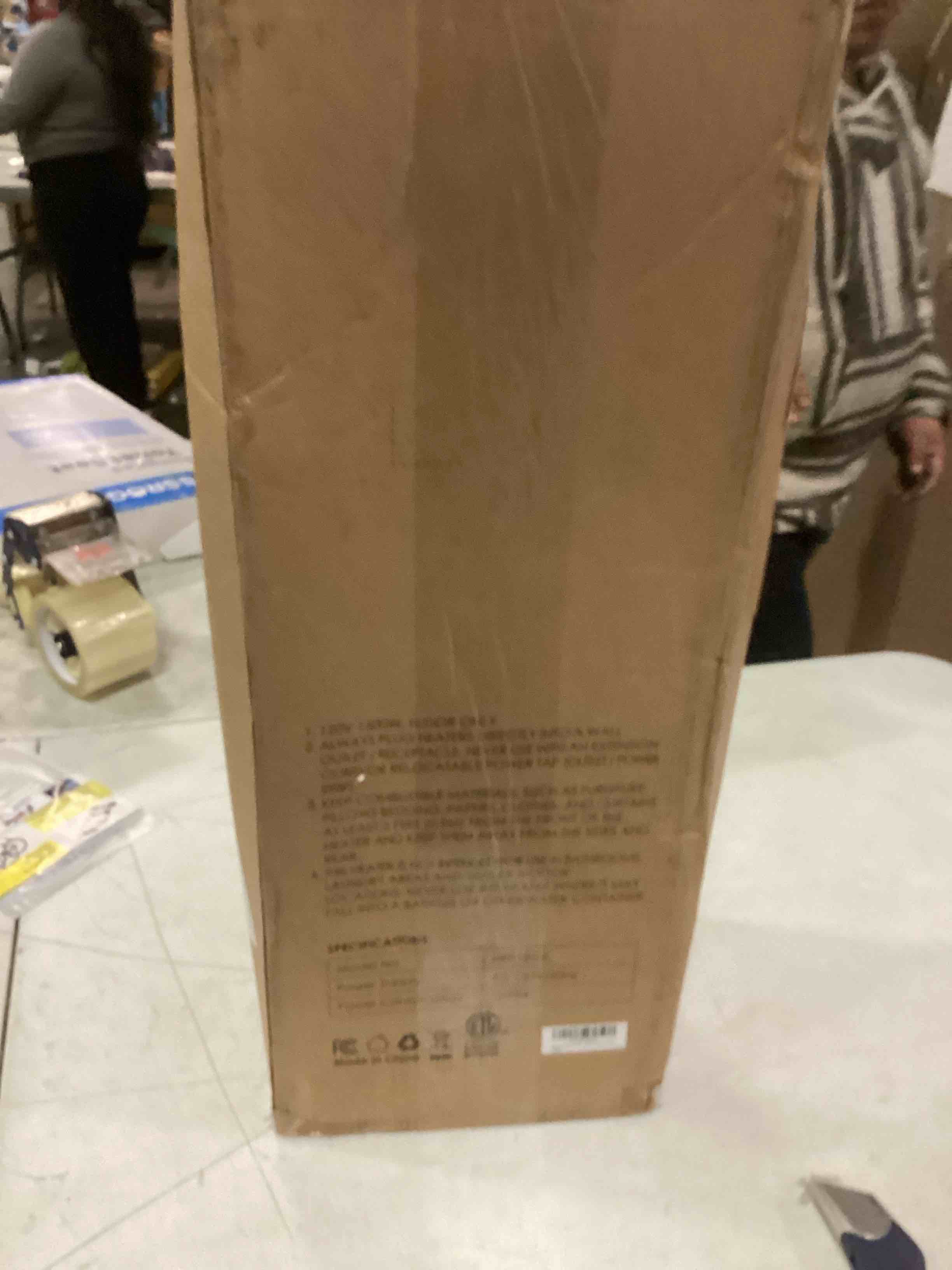 https://s3.amazonaws.com/lotting-images-prod/bidfta/PNK1461587_1733254992721.jpeg