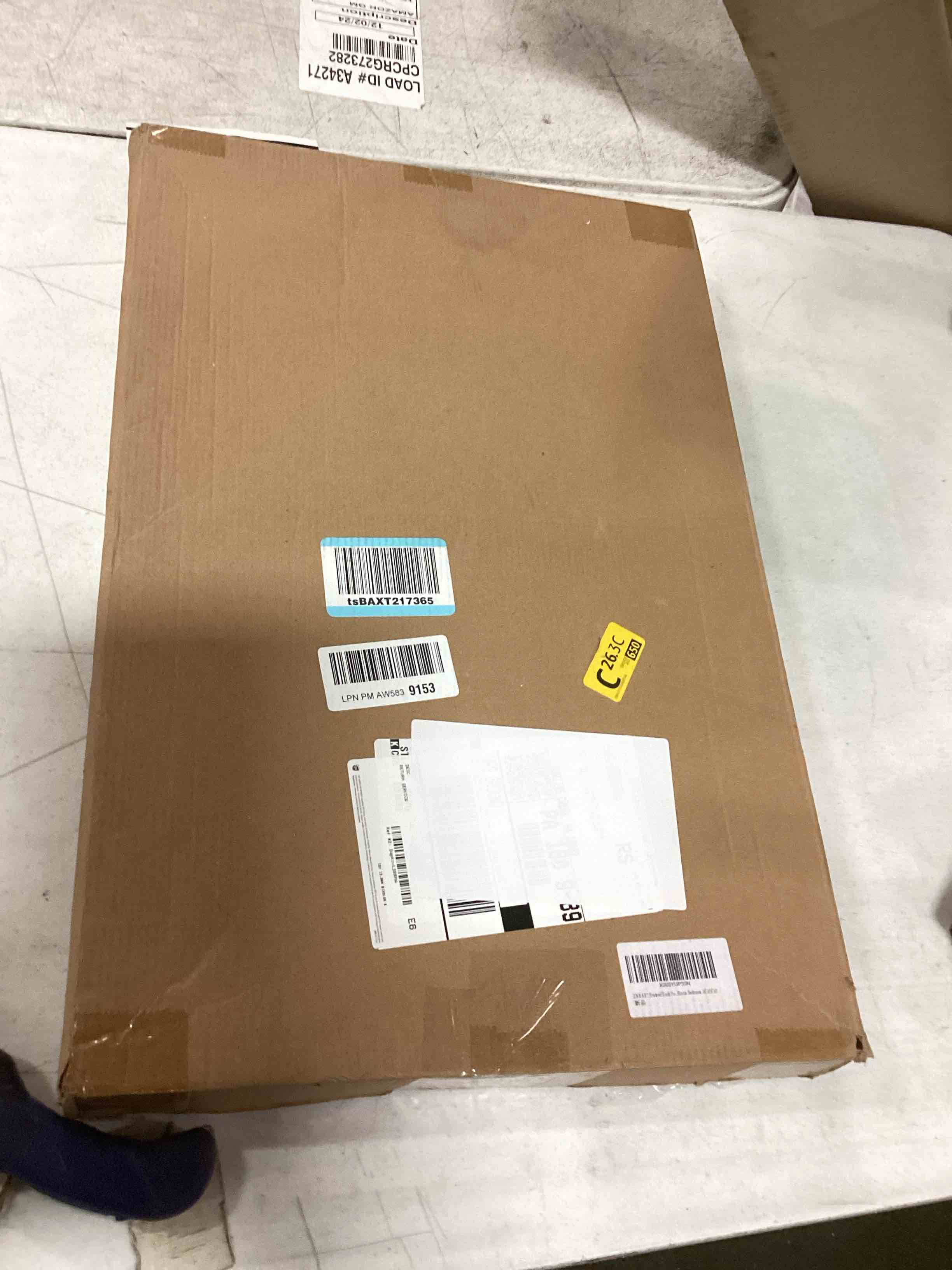 https://s3.amazonaws.com/lotting-images-prod/bidfta/PNK1461595_1733256375617.jpeg