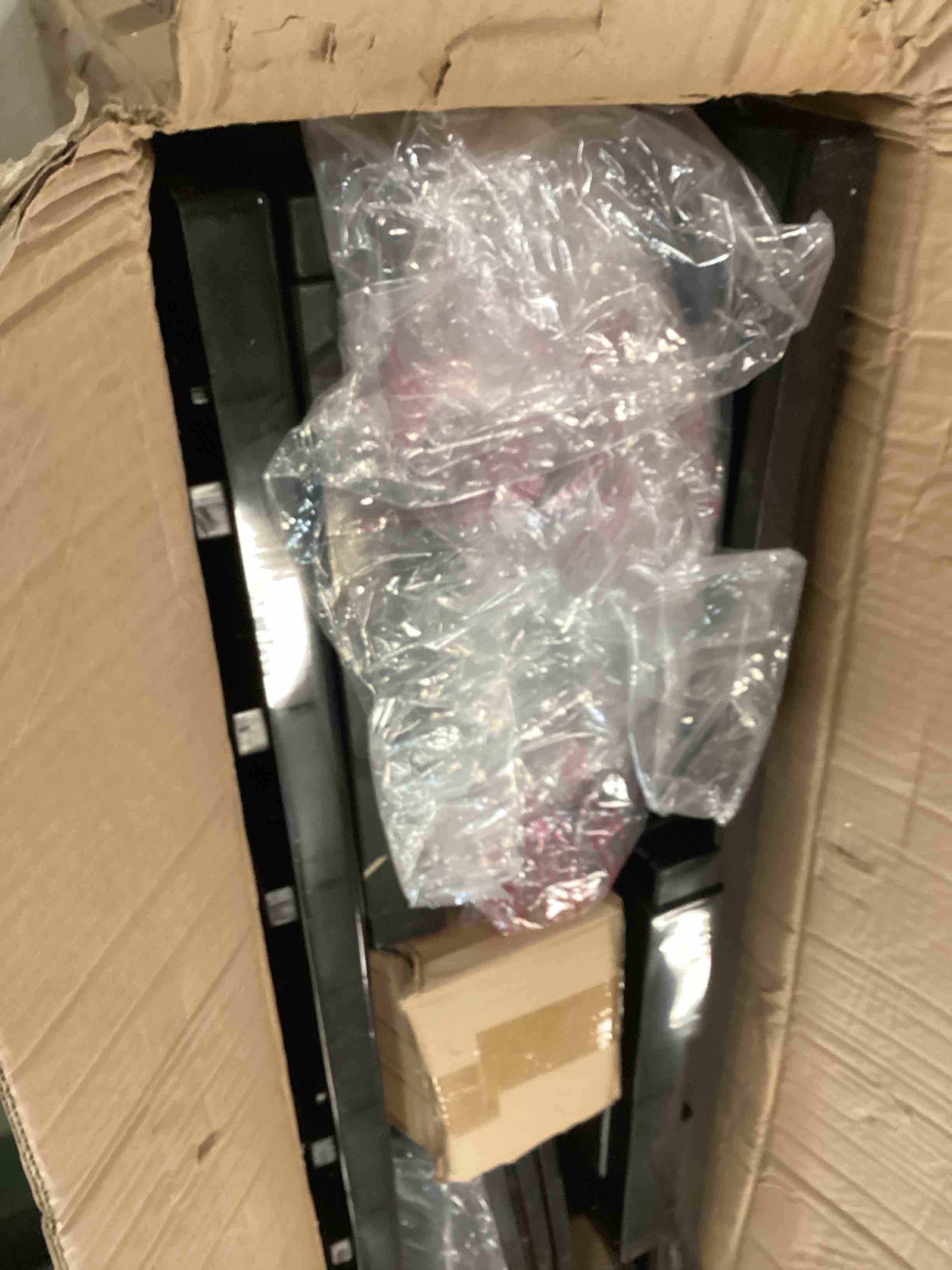 https://s3.amazonaws.com/lotting-images-prod/bidfta/PNK1462462_1733163786368.jpeg