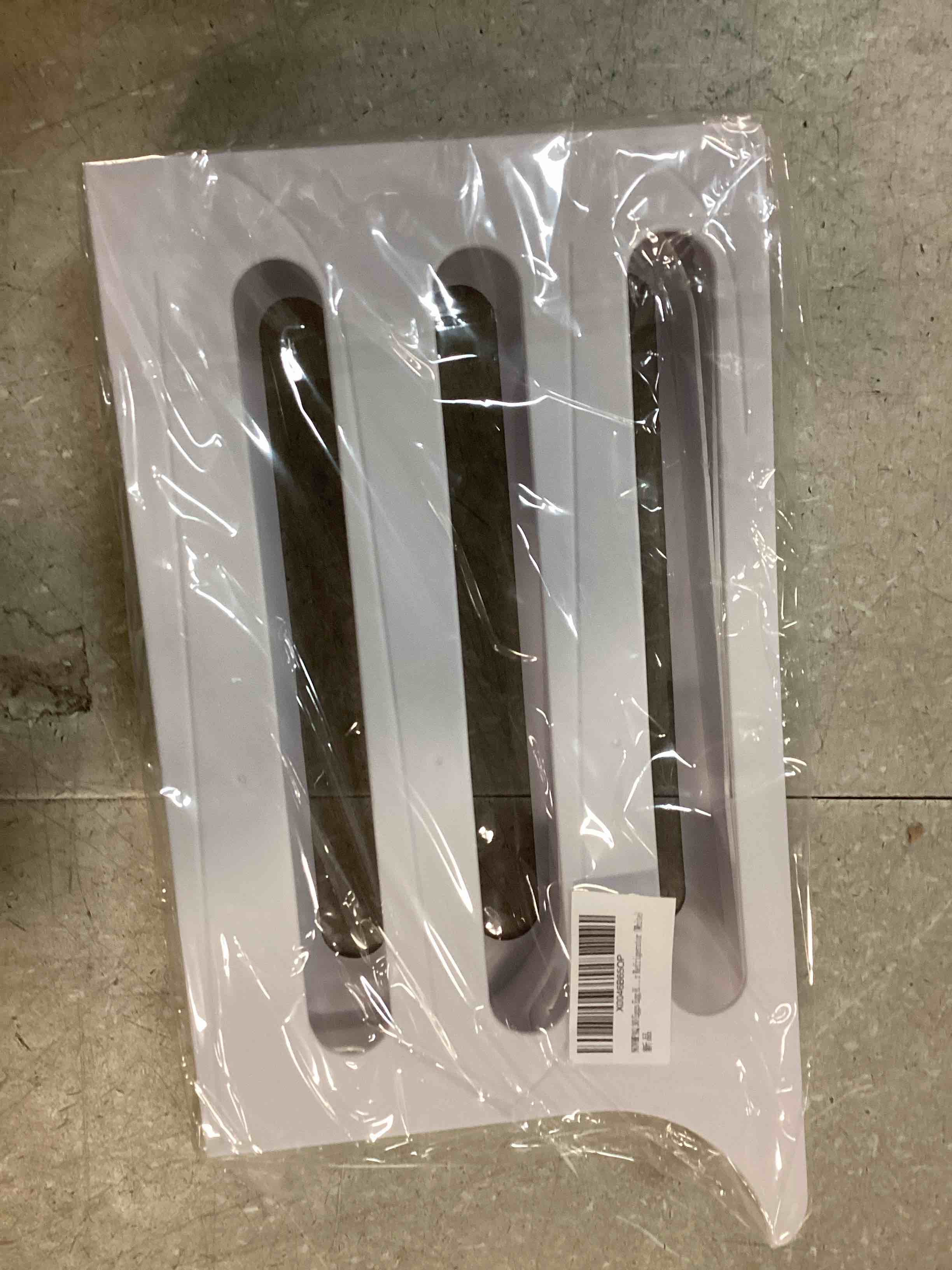 https://s3.amazonaws.com/lotting-images-prod/bidfta/PNK1463716_1733864382524.jpeg