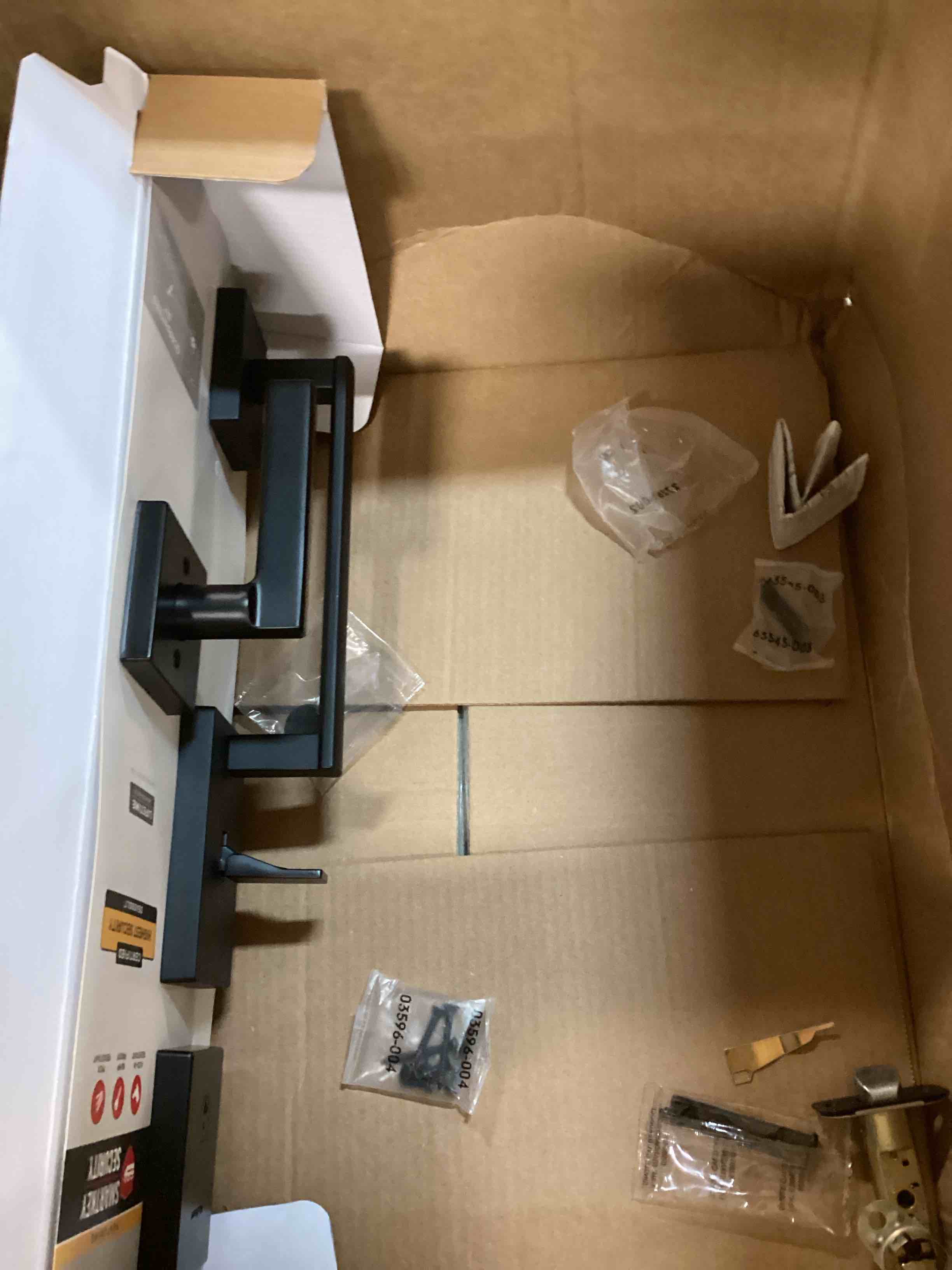 https://s3.amazonaws.com/lotting-images-prod/bidfta/PNK1463724_1733863441912.jpeg