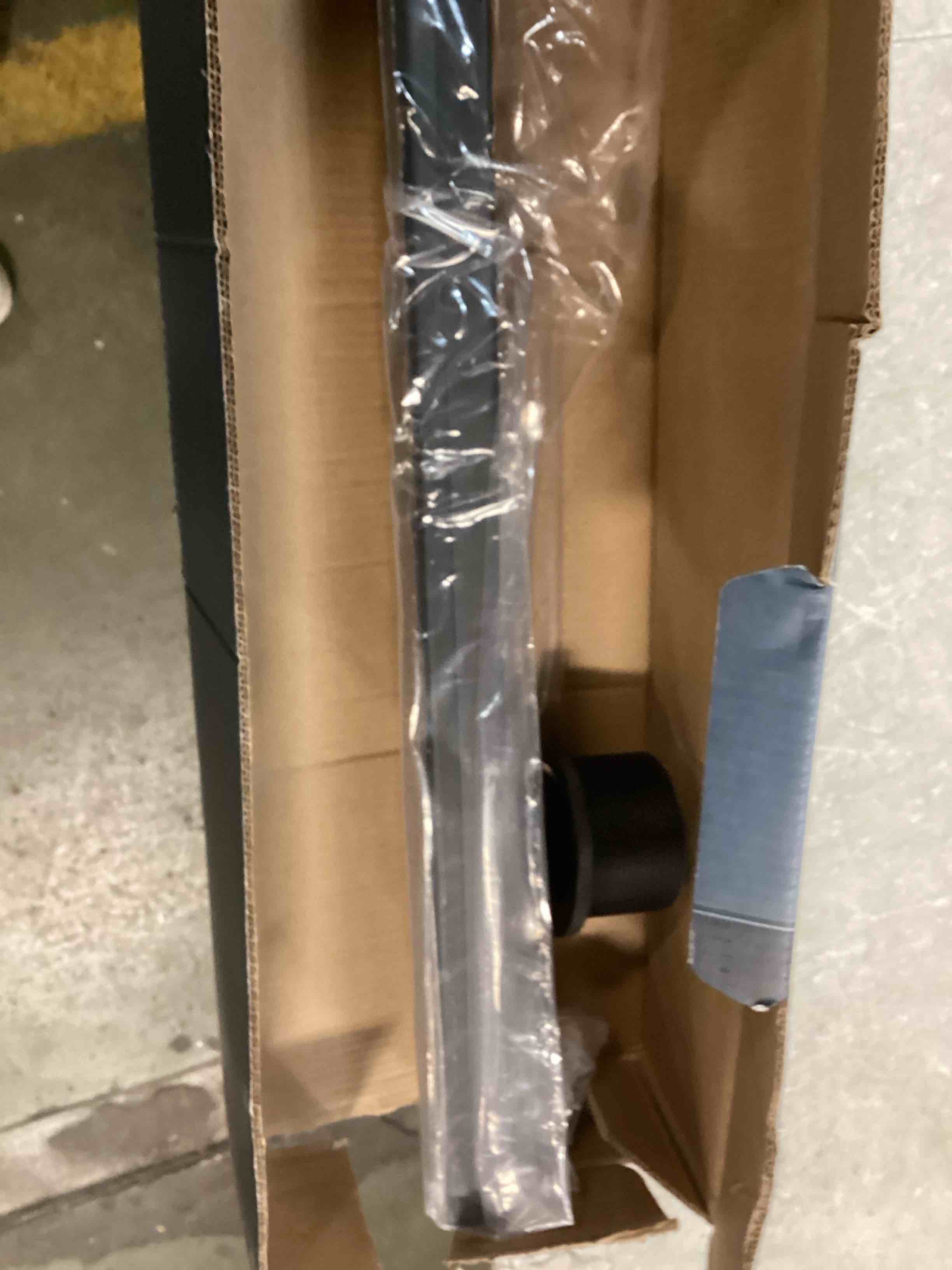 https://s3.amazonaws.com/lotting-images-prod/bidfta/PNK1463748_1733859119101.jpeg