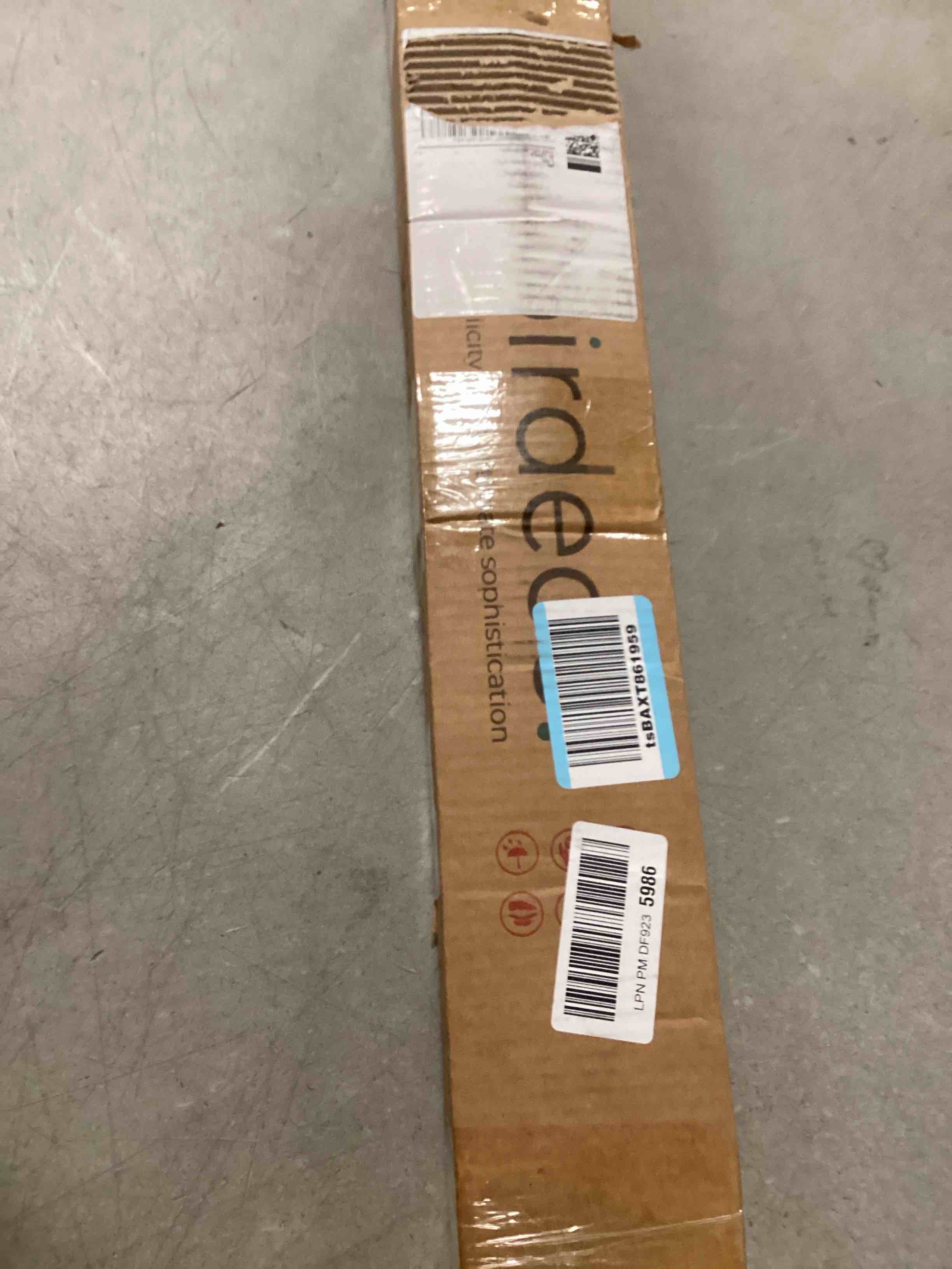 https://s3.amazonaws.com/lotting-images-prod/bidfta/PNK1463923_1733932708946.jpeg