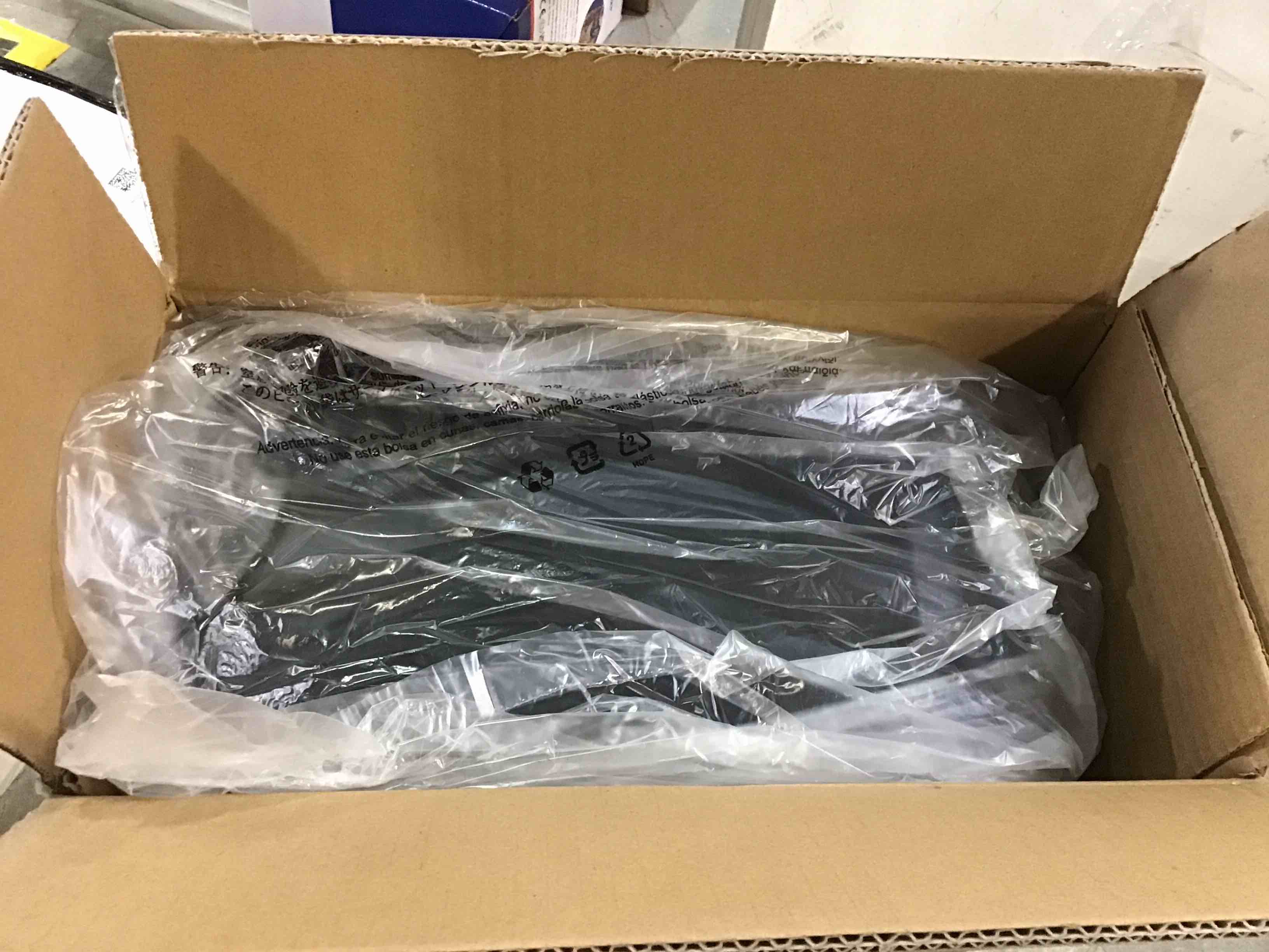 https://s3.amazonaws.com/lotting-images-prod/bidfta/PNK1465731_1733151112675.jpeg