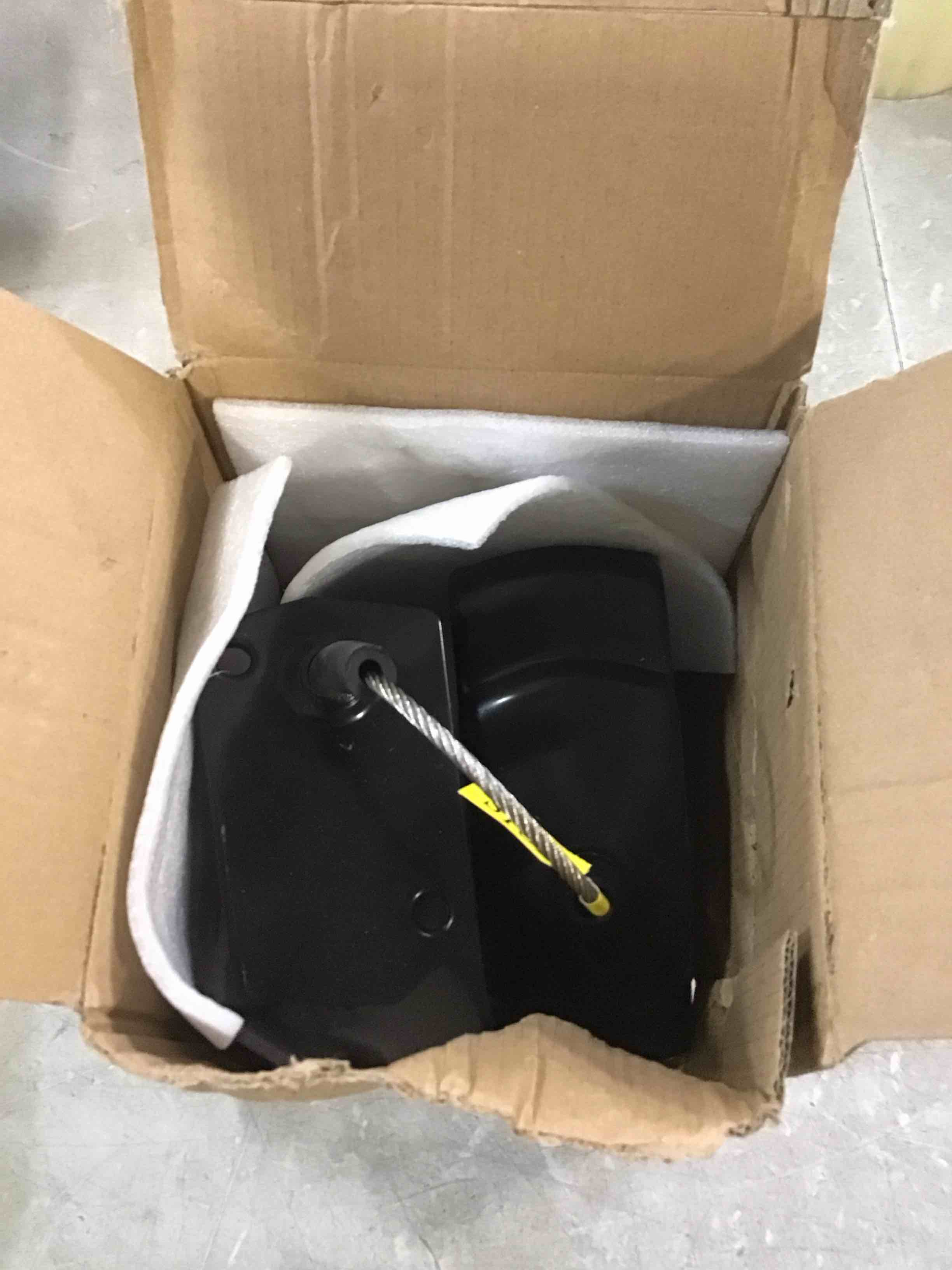 https://s3.amazonaws.com/lotting-images-prod/bidfta/PNK1465732_1733151152164.jpeg