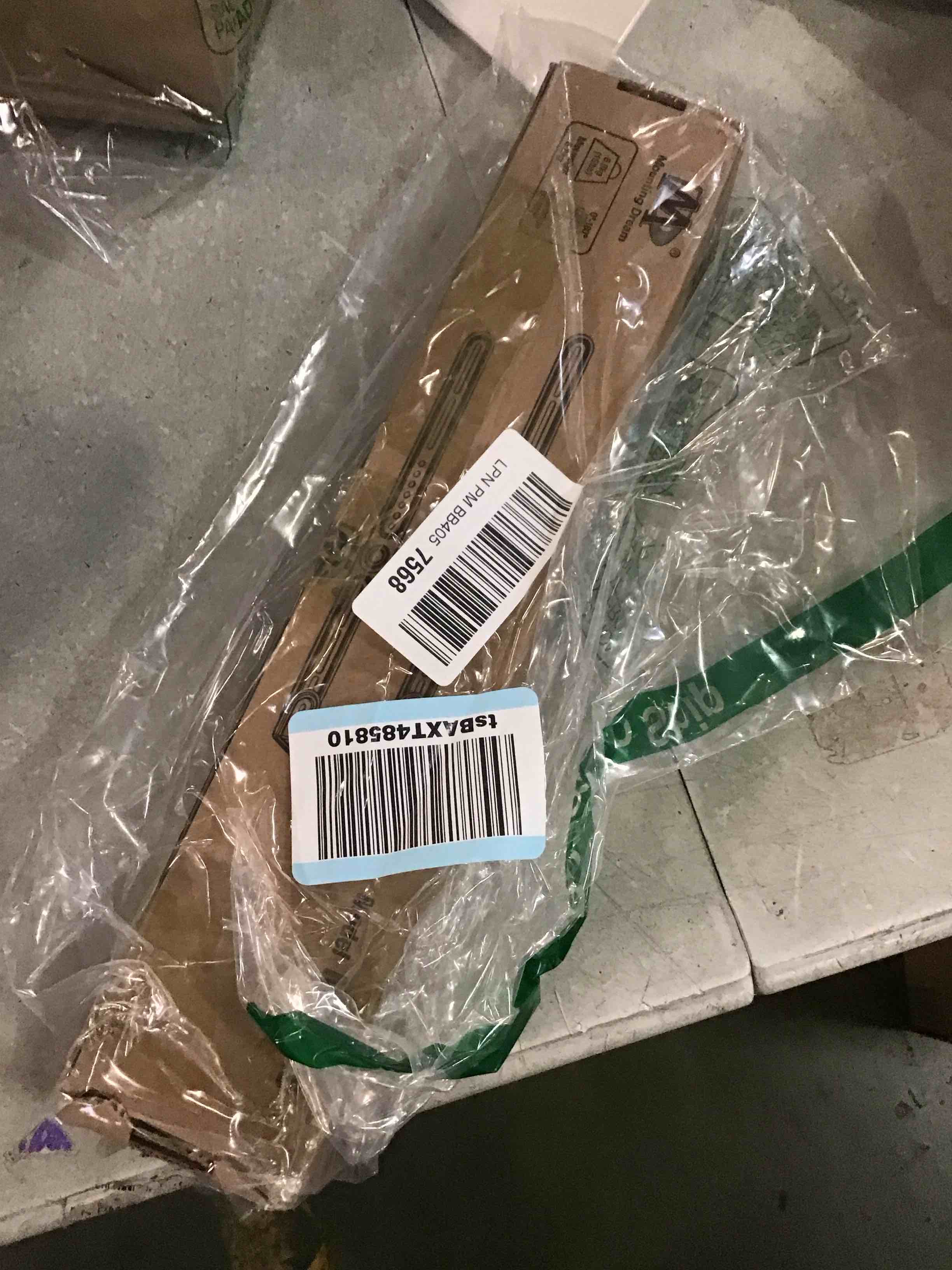 https://s3.amazonaws.com/lotting-images-prod/bidfta/PNK1465940_1733235492191.jpeg